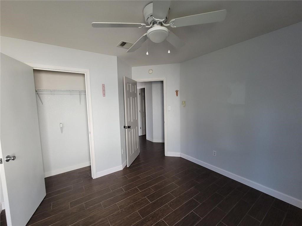 204 Phillips St, Hutto, TX 78634