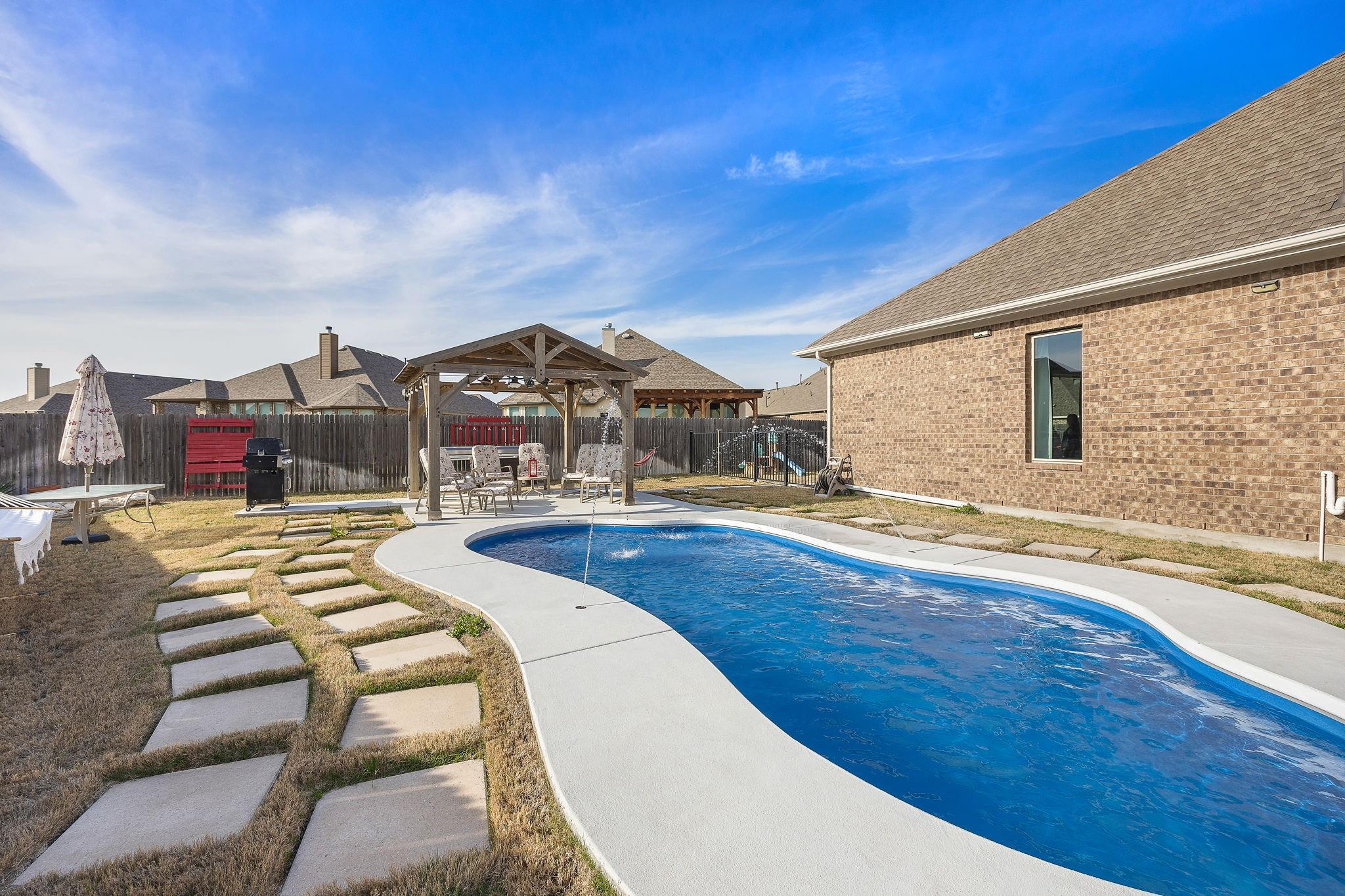 405 Miracle Rose Way, Liberty Hill, TX 78642