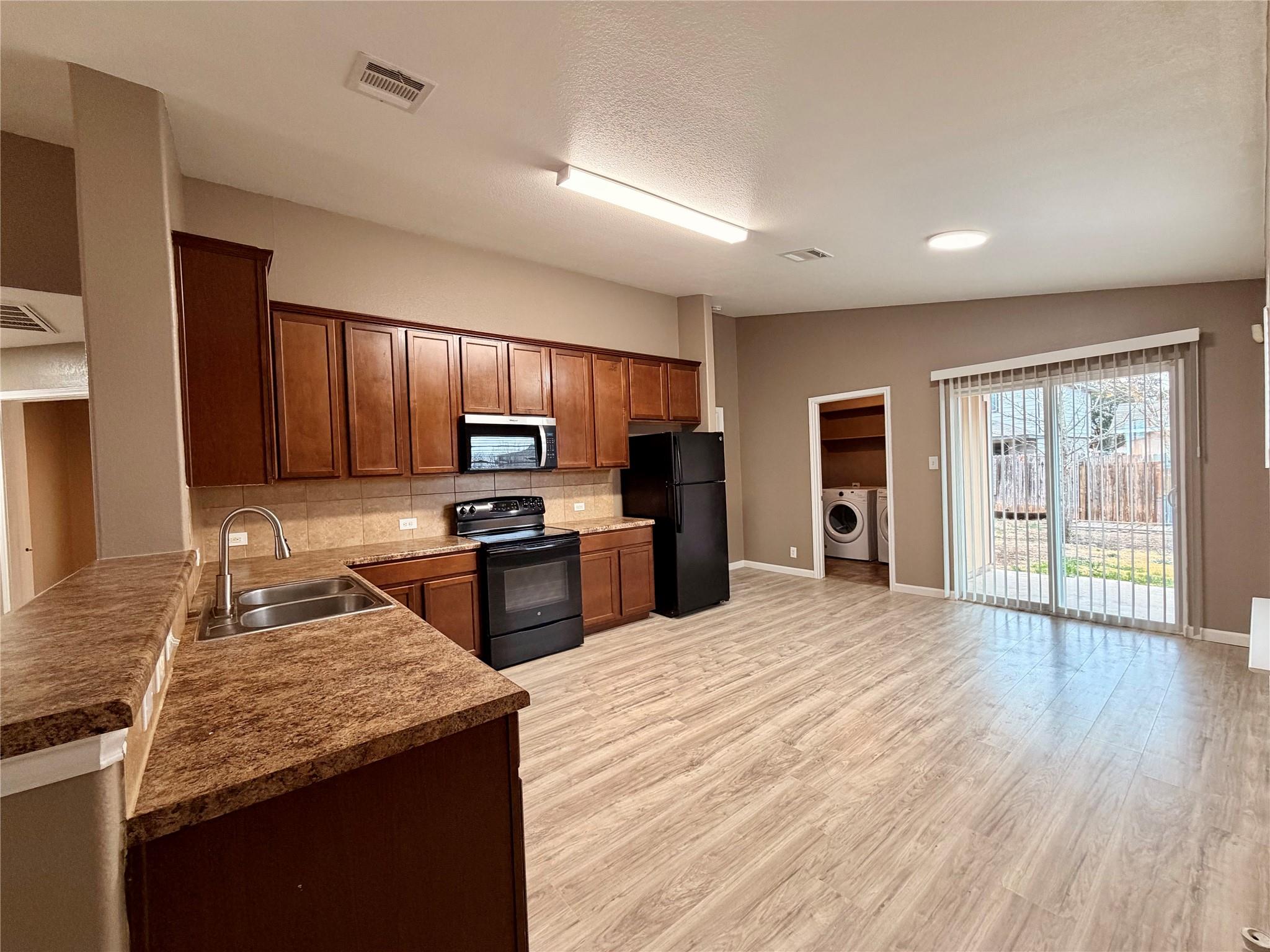 12504 Paloma Blanca Way, Del Valle, TX 78617