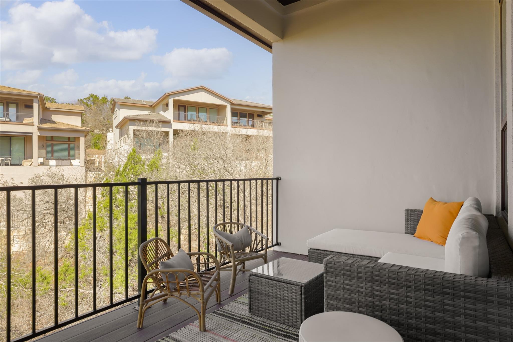 105 Cascading Water Pl, Lakeway, TX 78734