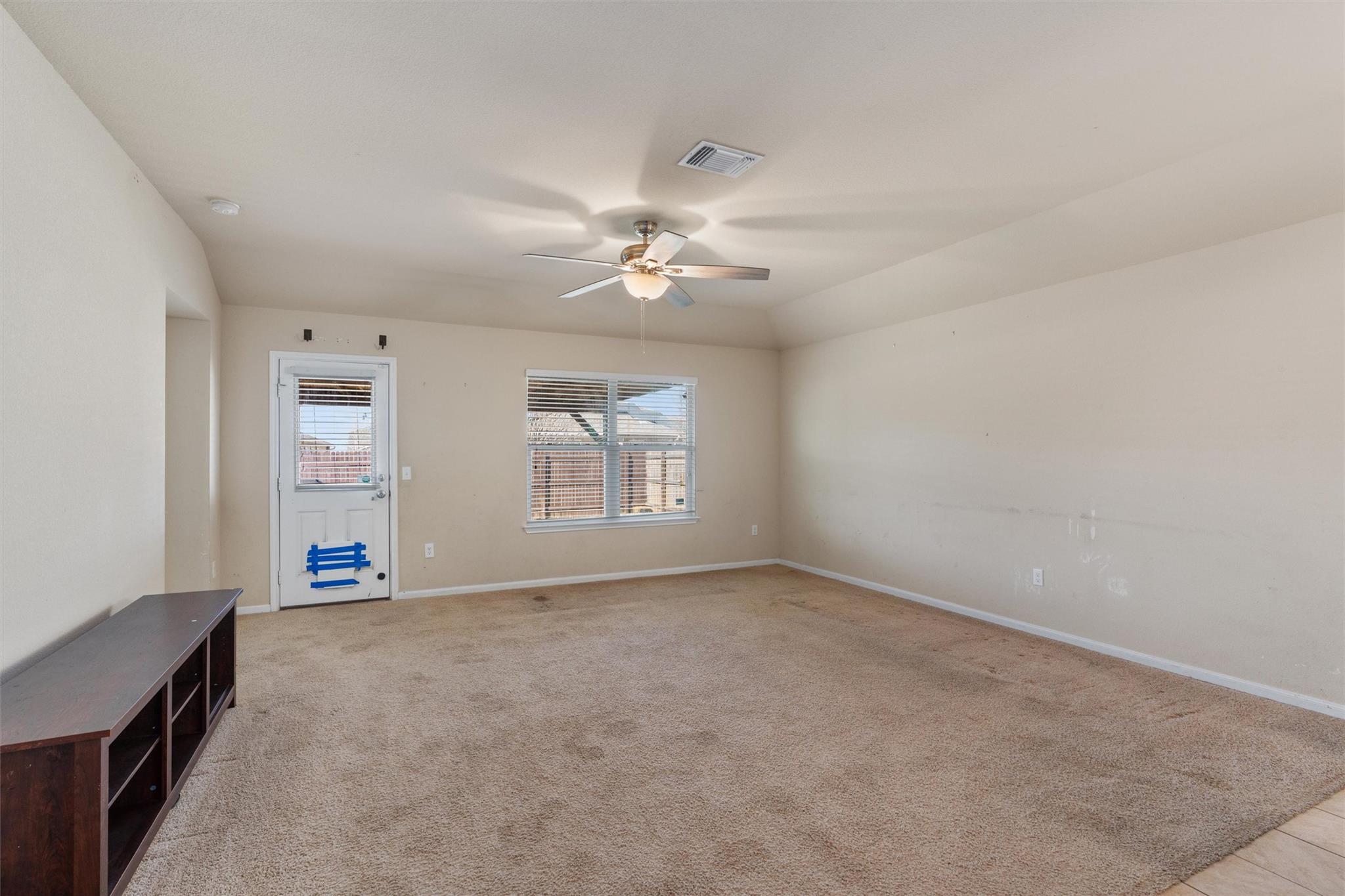 124 Denton Dr, Hutto, TX 78634