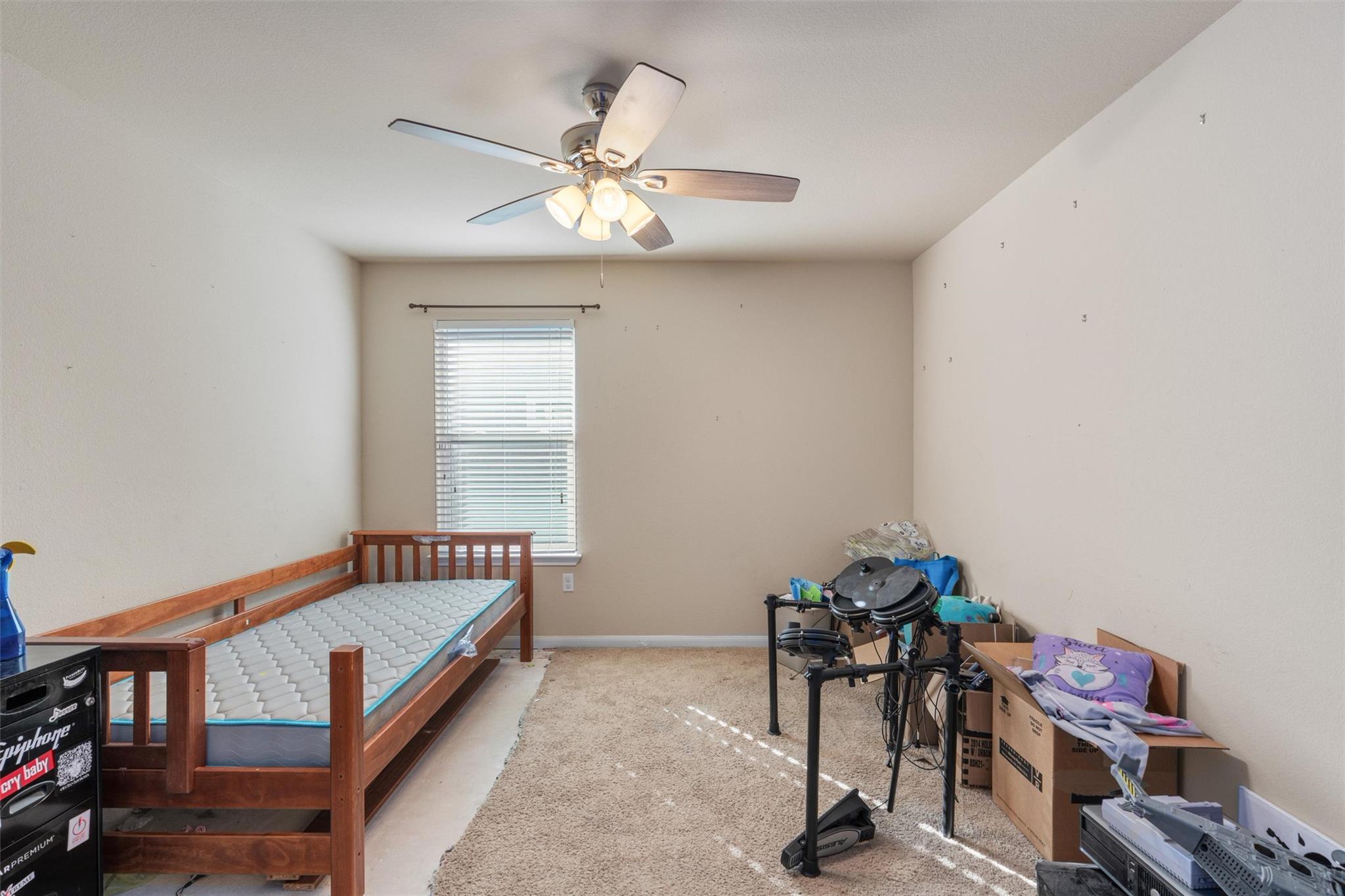 124 Denton Dr, Hutto, TX 78634