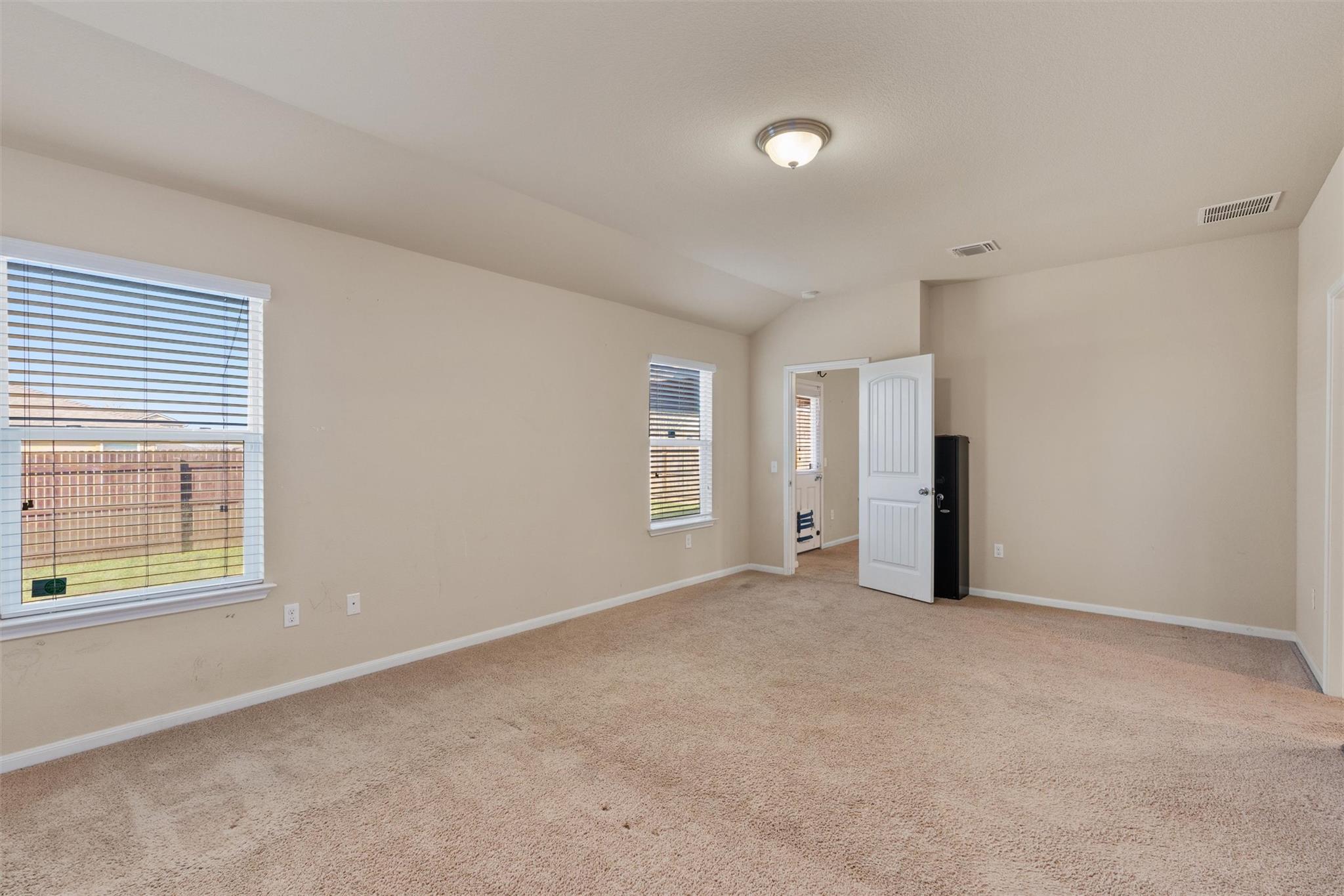 124 Denton Dr, Hutto, TX 78634