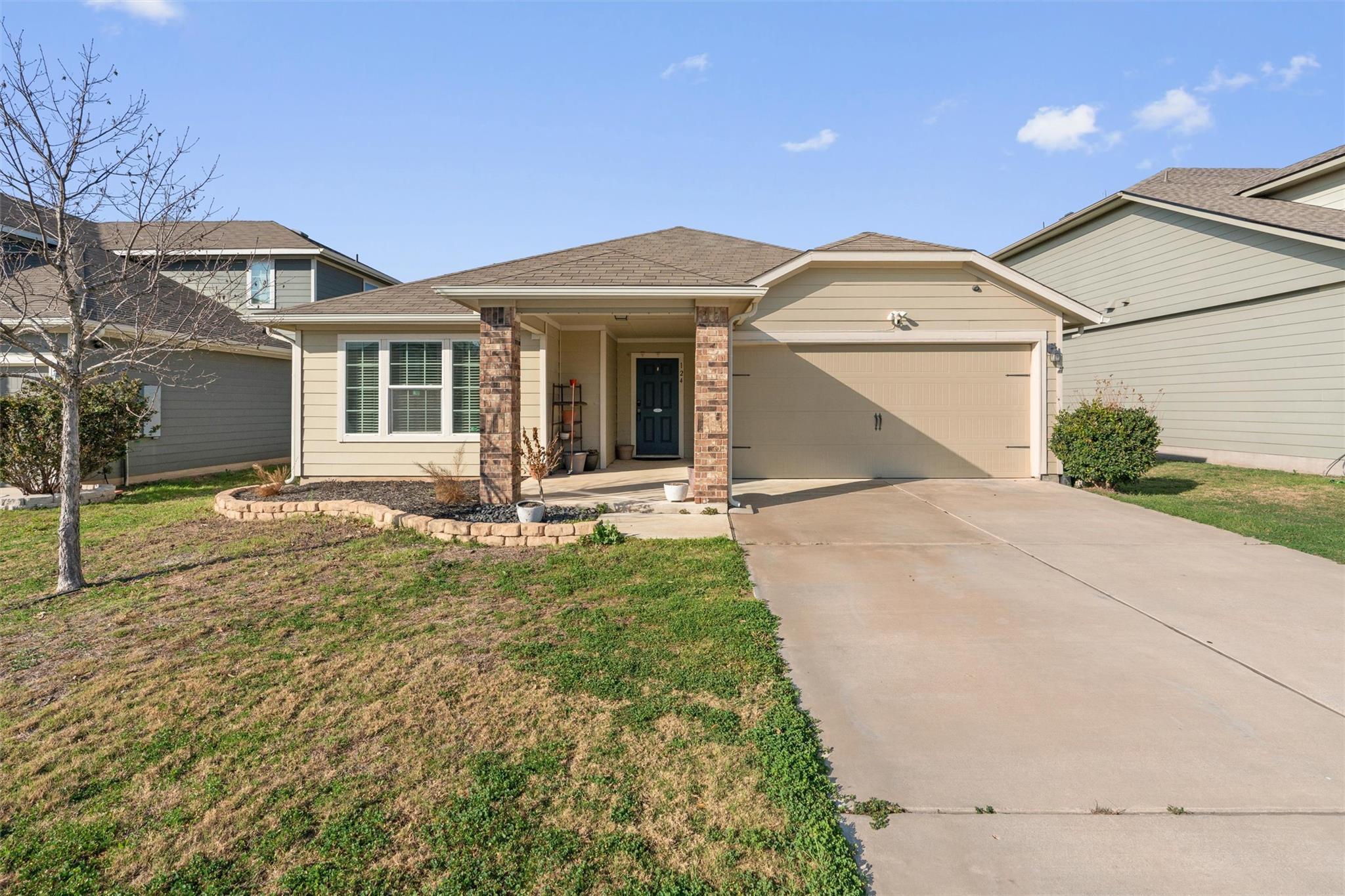 124 Denton Dr, Hutto, TX 78634