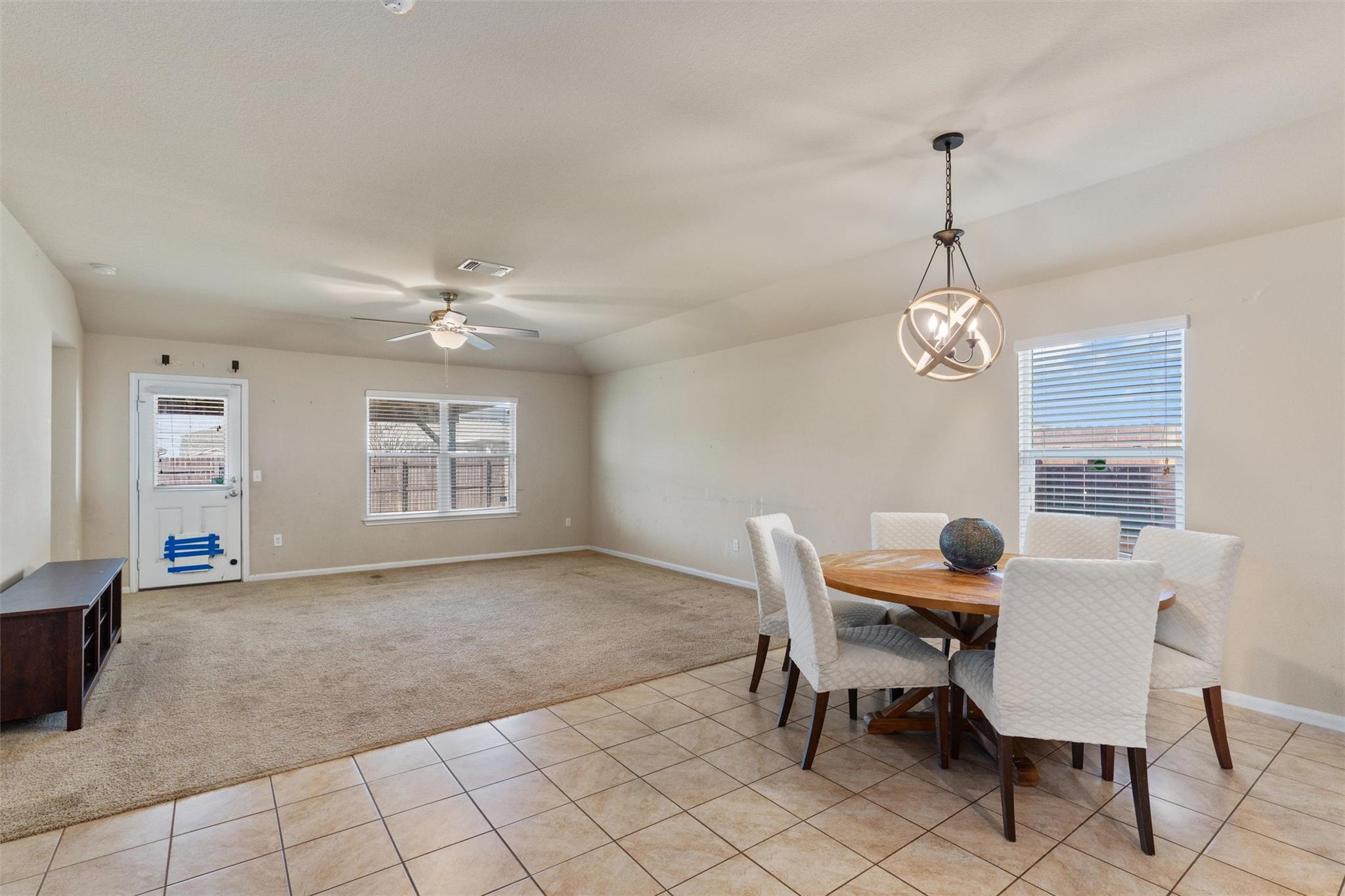 124 Denton Dr, Hutto, TX 78634