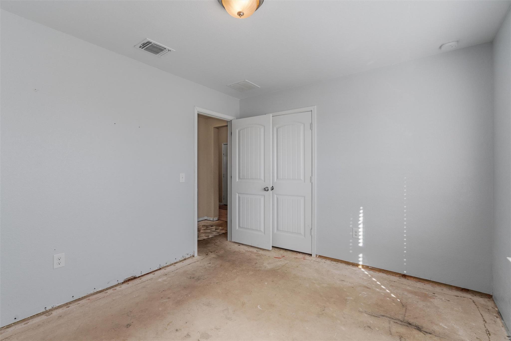 124 Denton Dr, Hutto, TX 78634