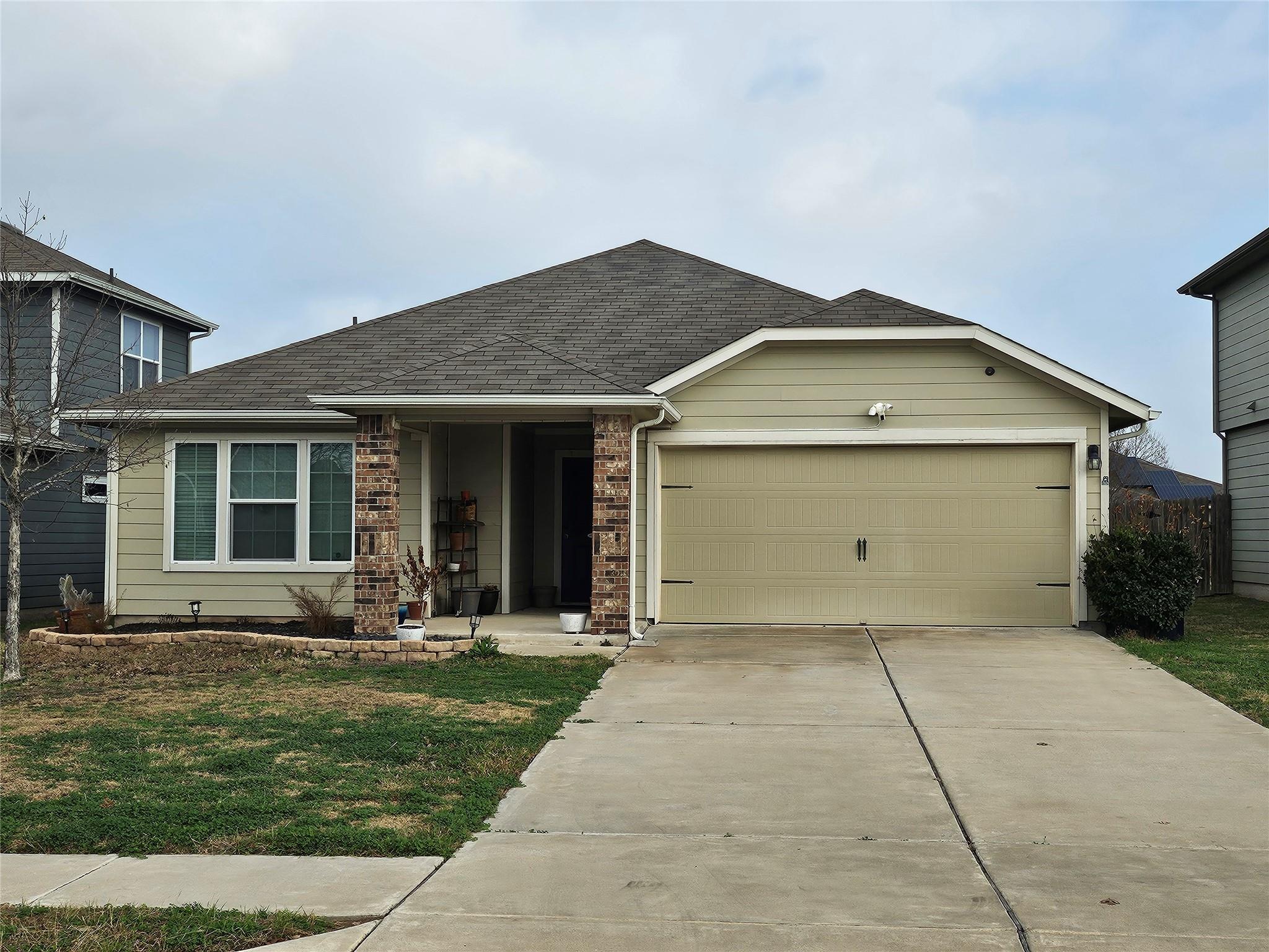 124 Denton Dr, Hutto, TX 78634