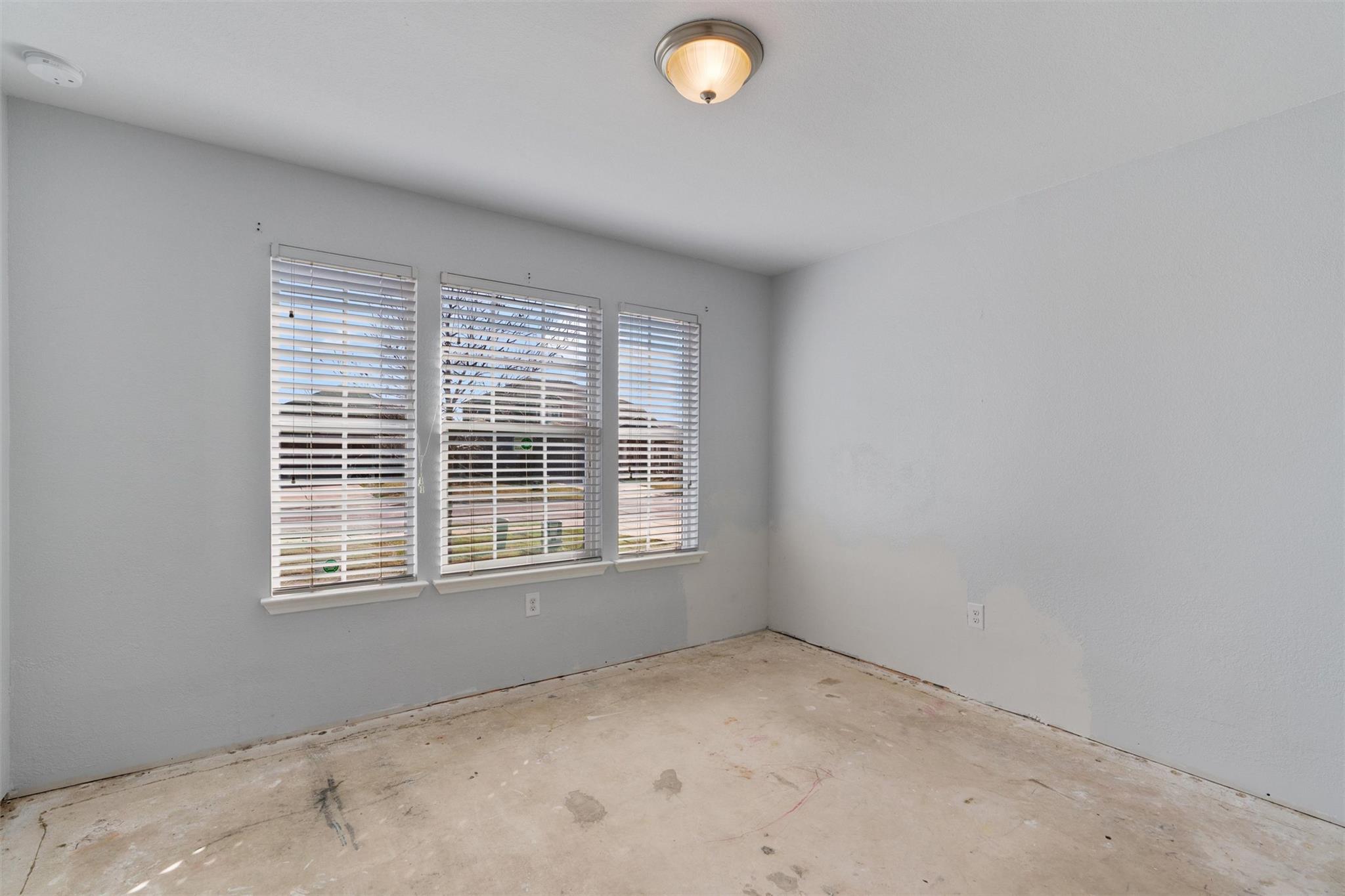 124 Denton Dr, Hutto, TX 78634