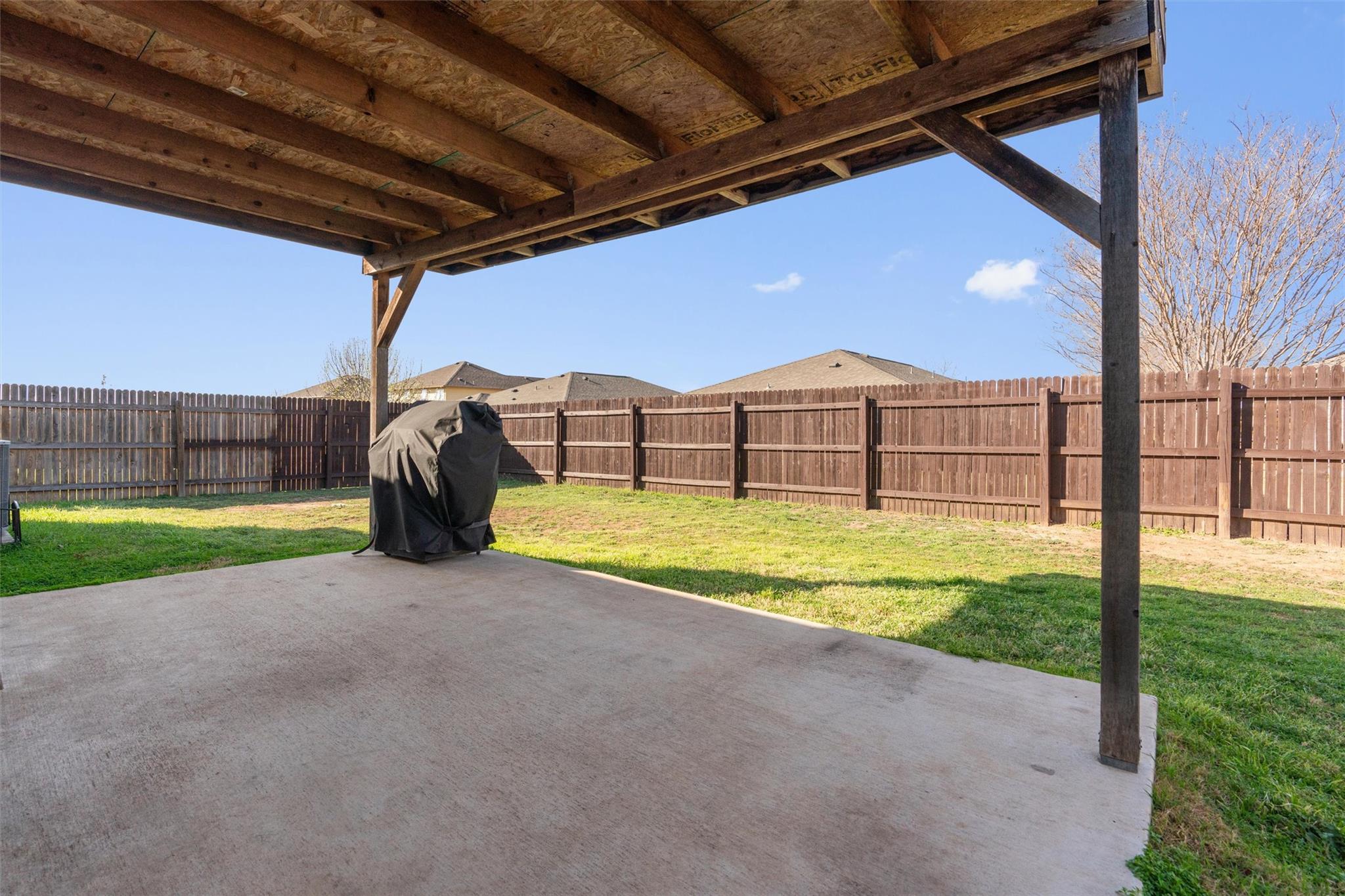 124 Denton Dr, Hutto, TX 78634