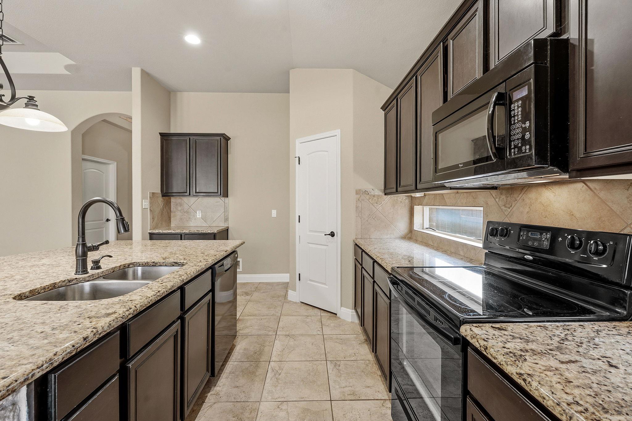 201 Caddo Lake Dr, Georgetown, TX 78628