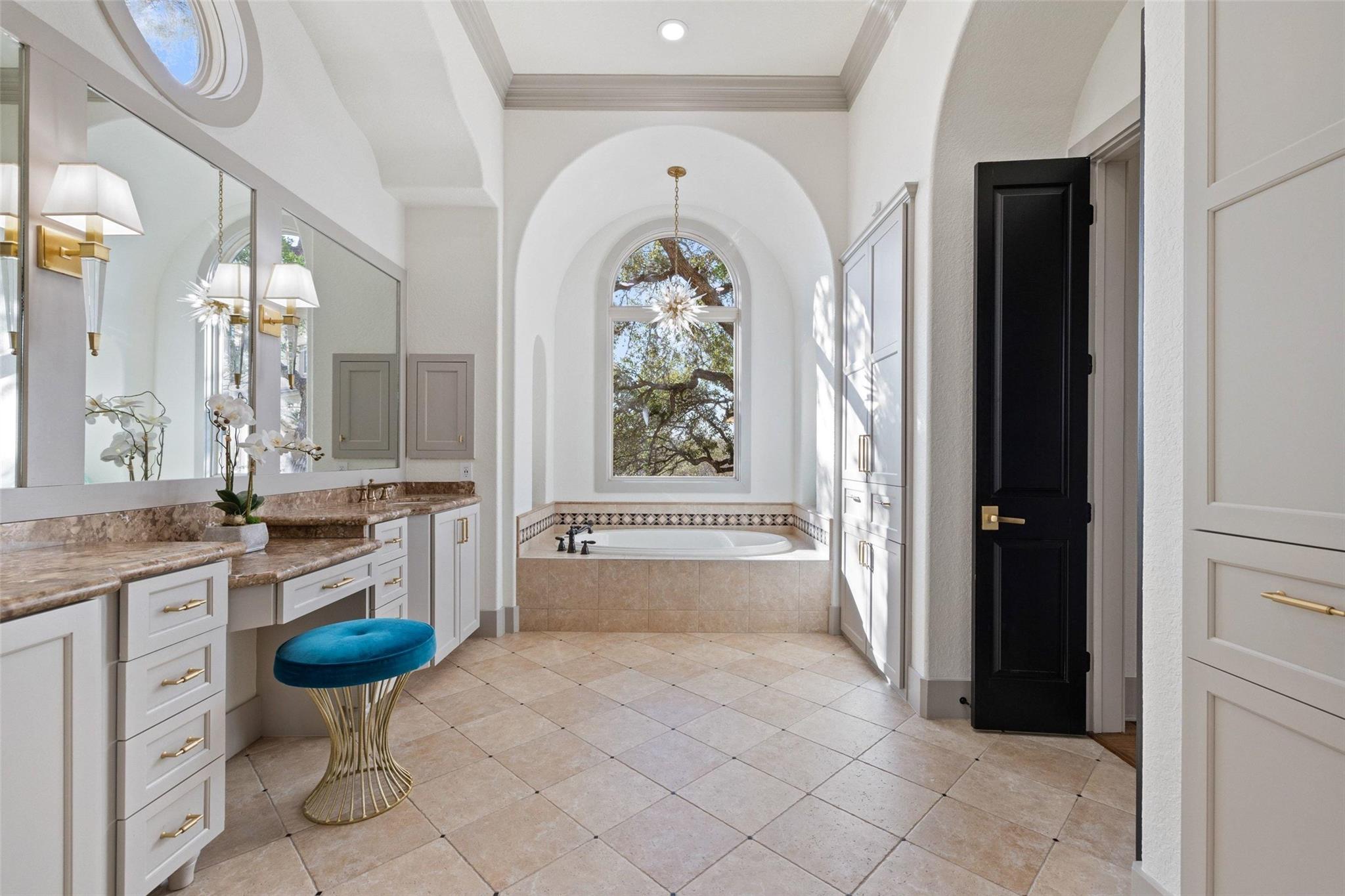 954 Riverforest Dr, New Braunfels, TX 78132