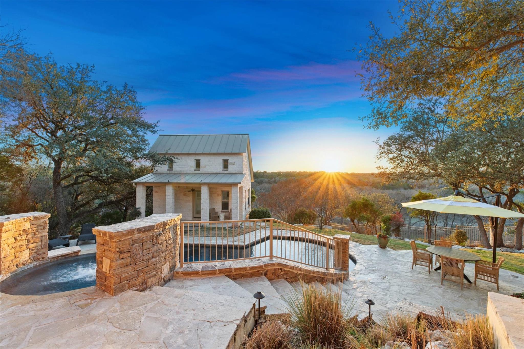 954 Riverforest Dr, New Braunfels, TX 78132