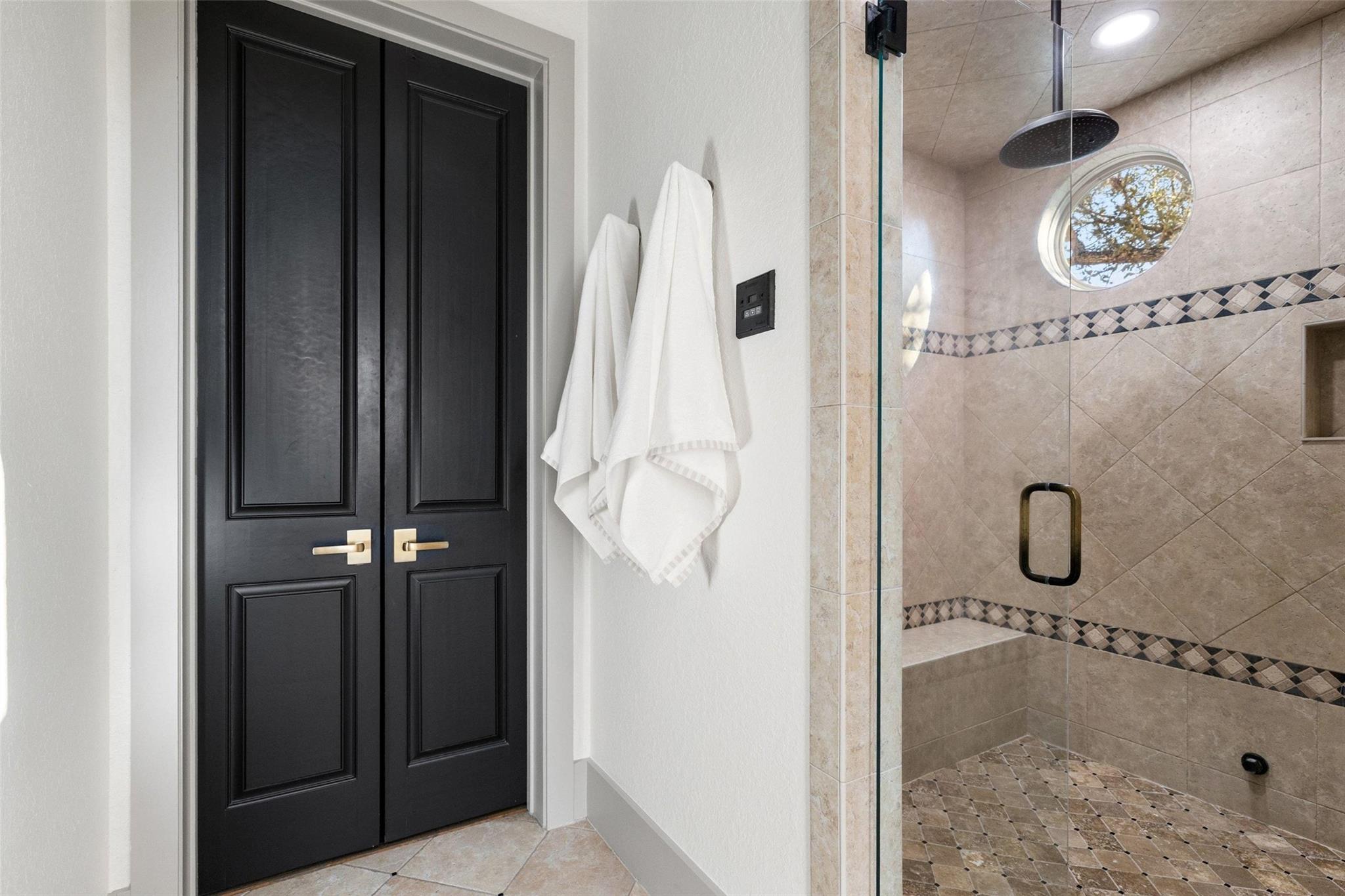 954 Riverforest Dr, New Braunfels, TX 78132