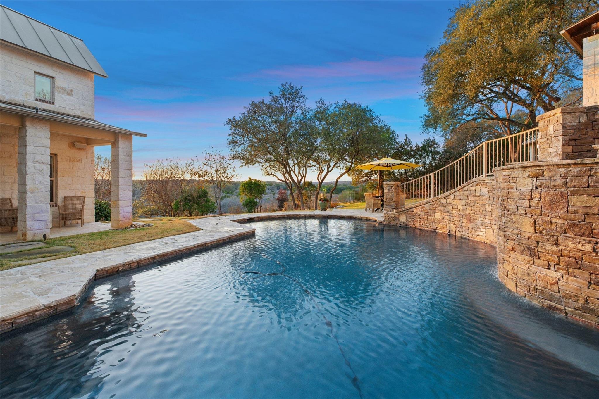 954 Riverforest Dr, New Braunfels, TX 78132