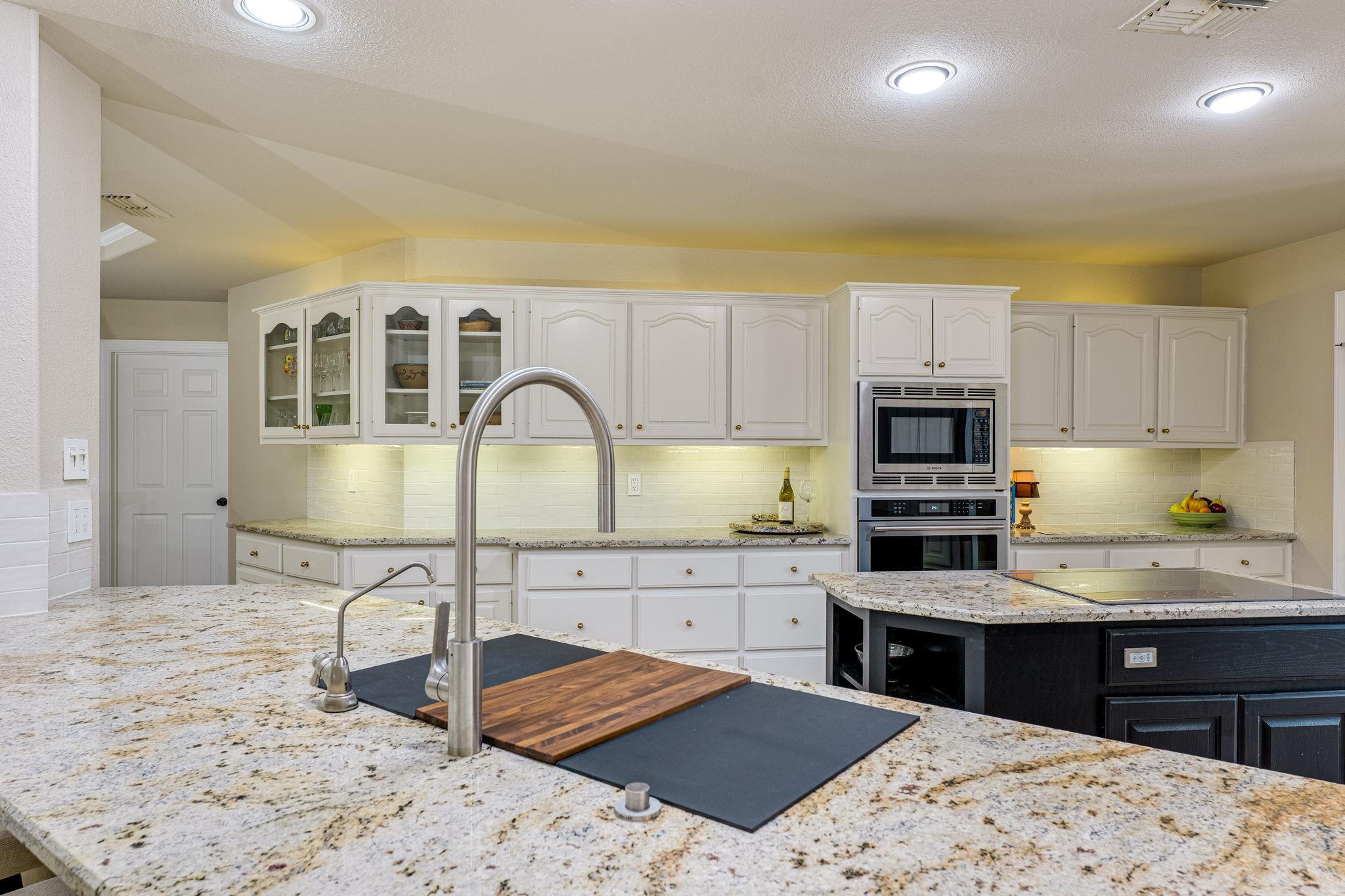 33 Brookmeadow Dr, Wimberley, TX 78676