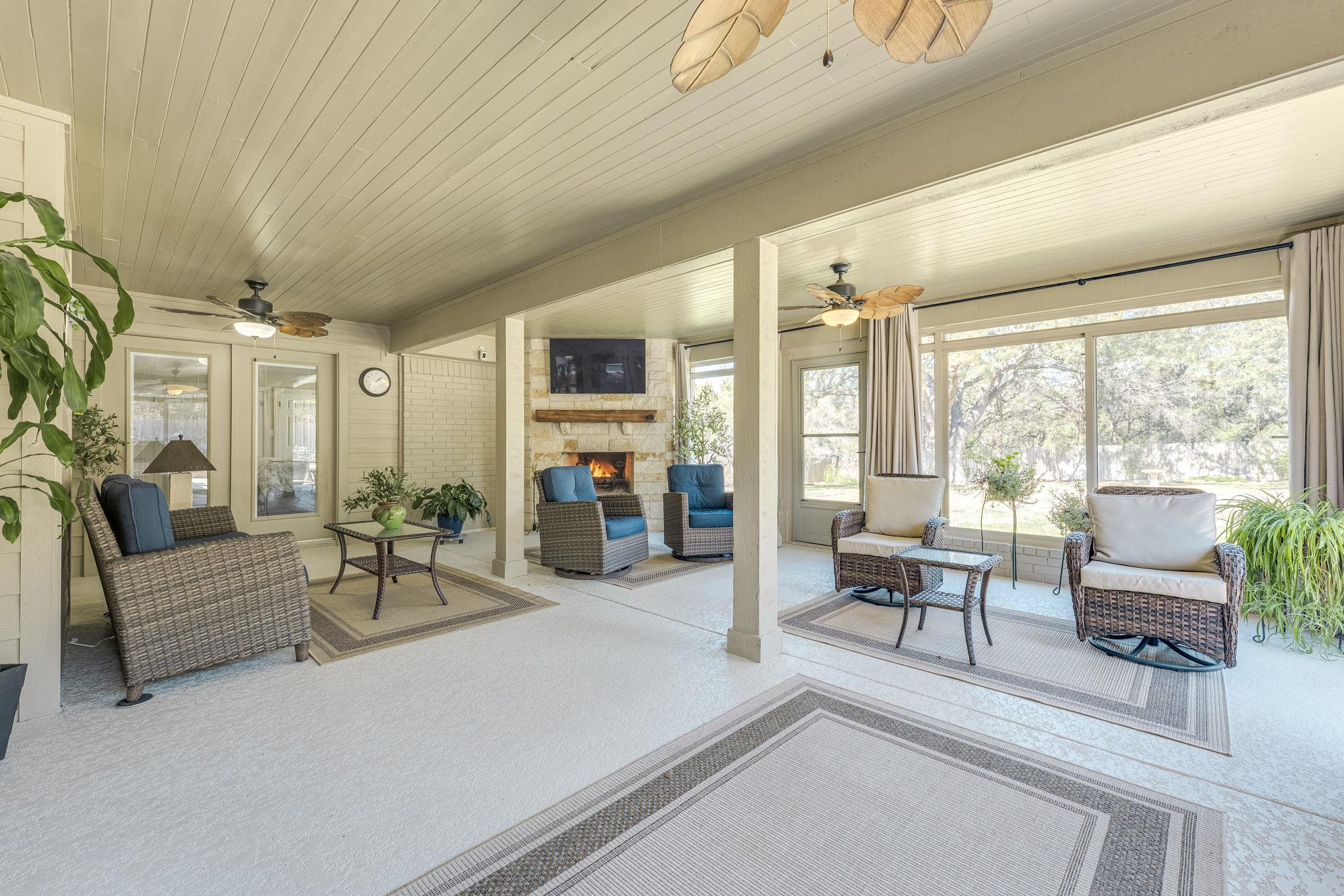 33 Brookmeadow Dr, Wimberley, TX 78676