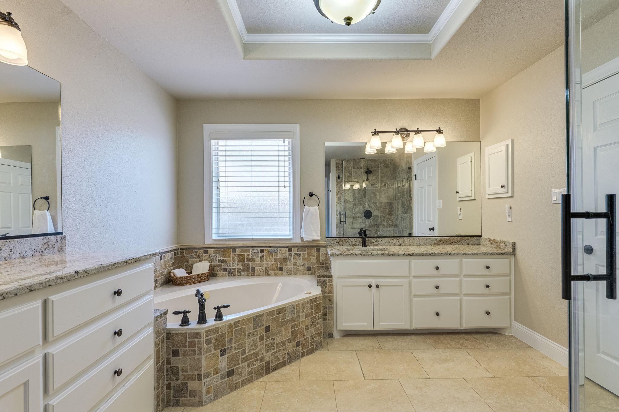 33 Brookmeadow Dr, Wimberley, TX 78676