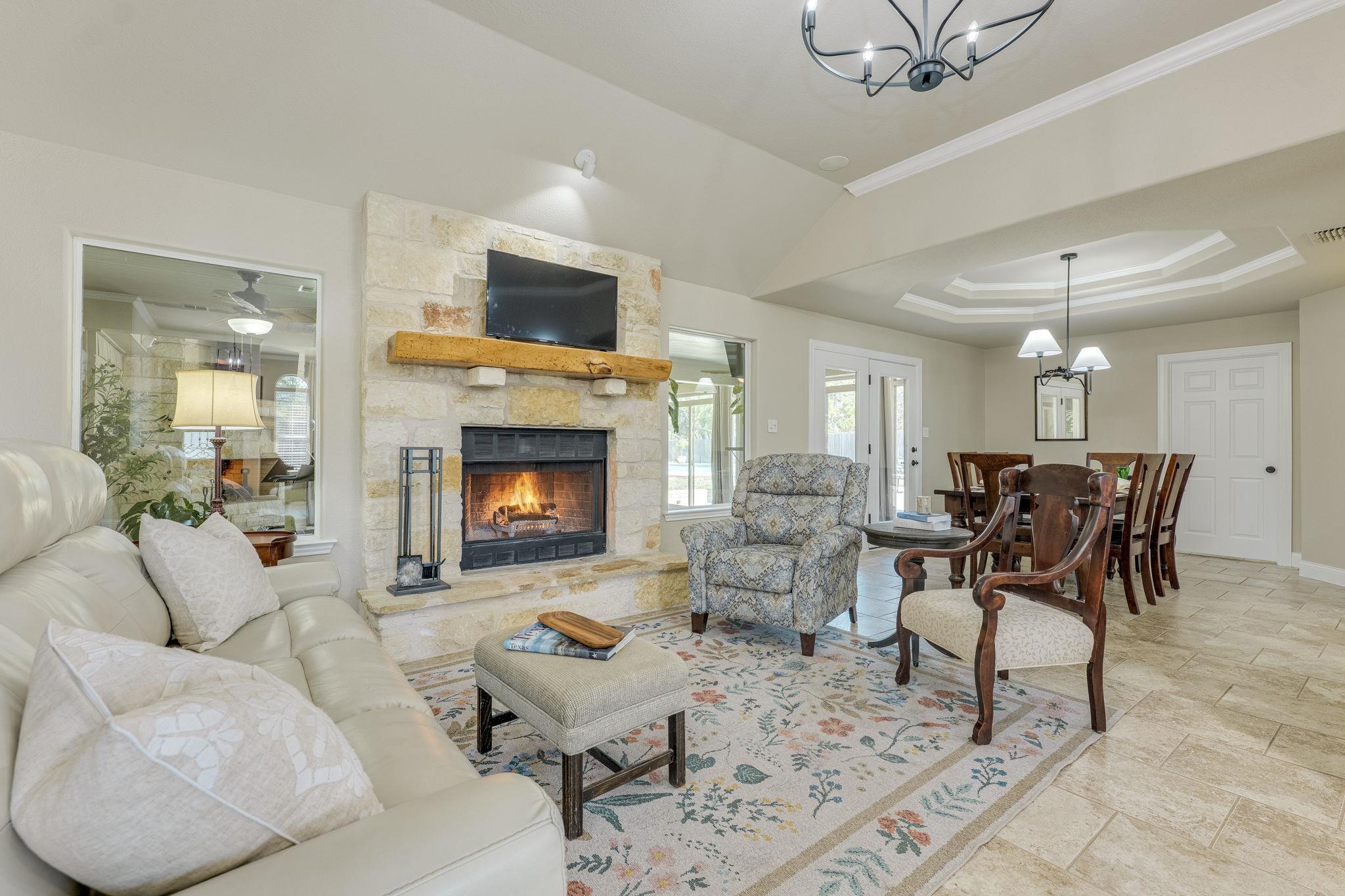 33 Brookmeadow Dr, Wimberley, TX 78676