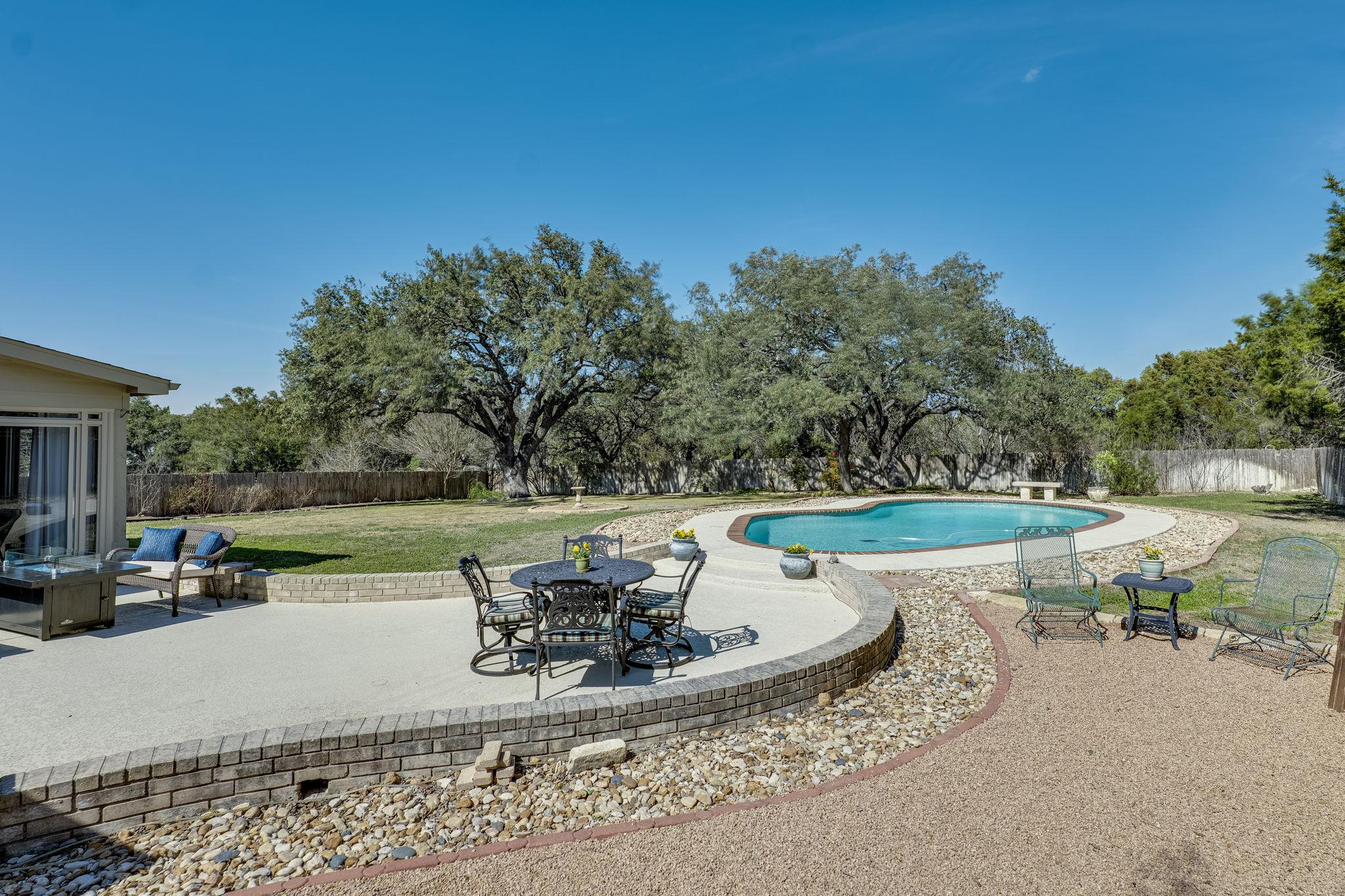 33 Brookmeadow Dr, Wimberley, TX 78676