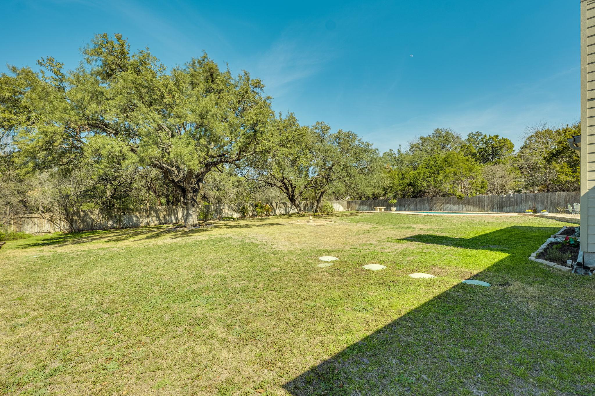 33 Brookmeadow Dr, Wimberley, TX 78676