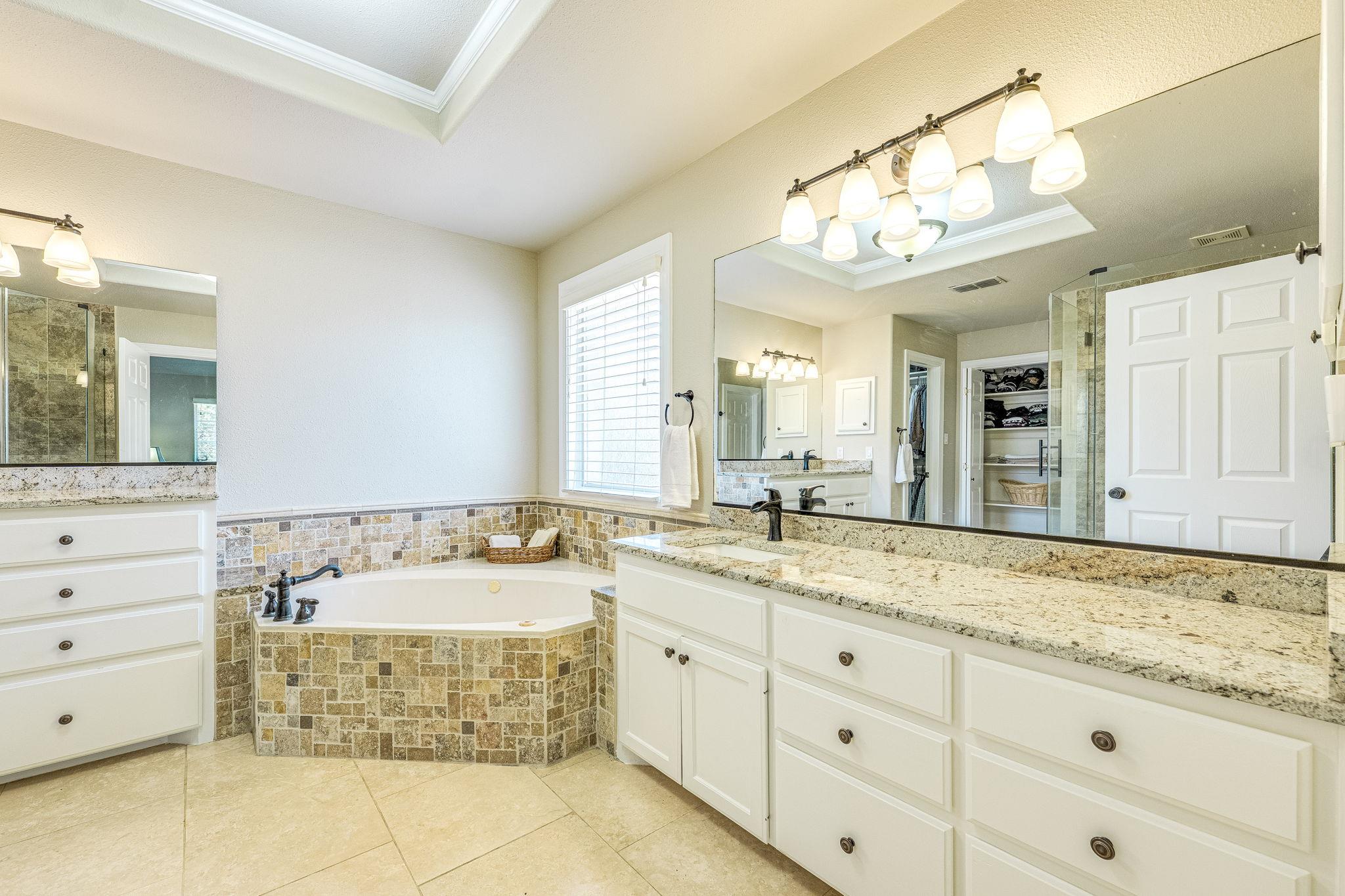 33 Brookmeadow Dr, Wimberley, TX 78676