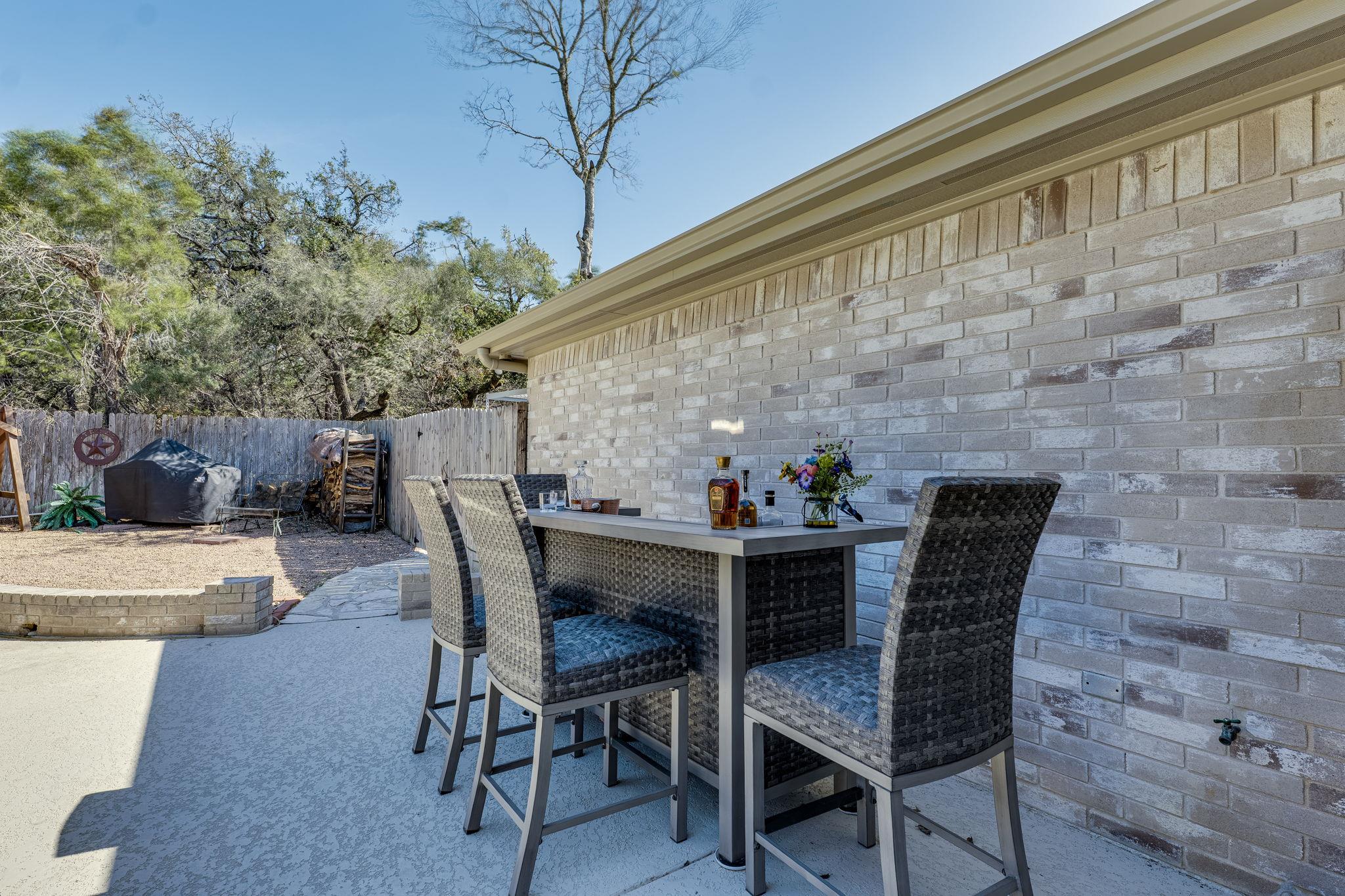 33 Brookmeadow Dr, Wimberley, TX 78676