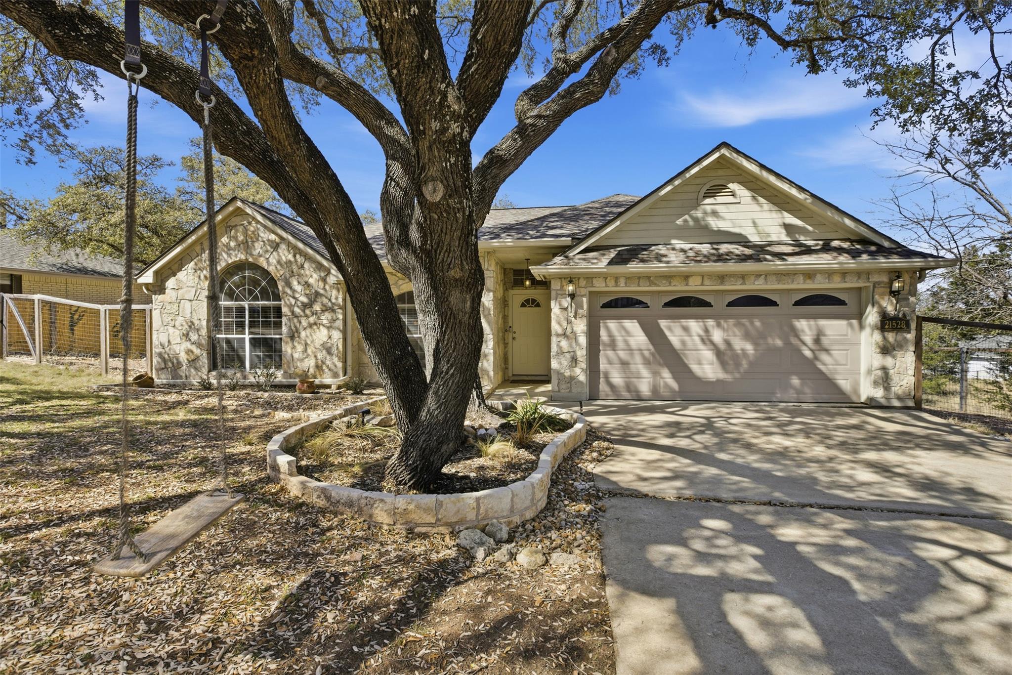 21528 Paine Ave, Lago Vista, TX 78645