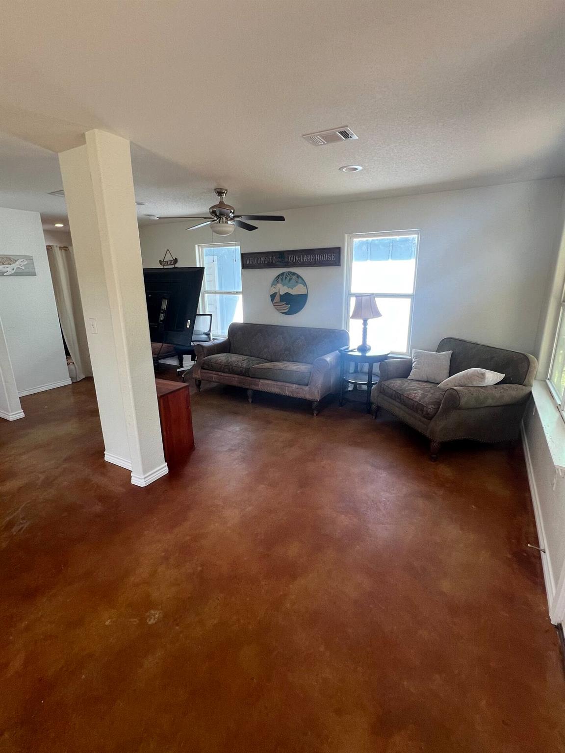 111 E Hickory Dr, Granite Shoals, TX 78654