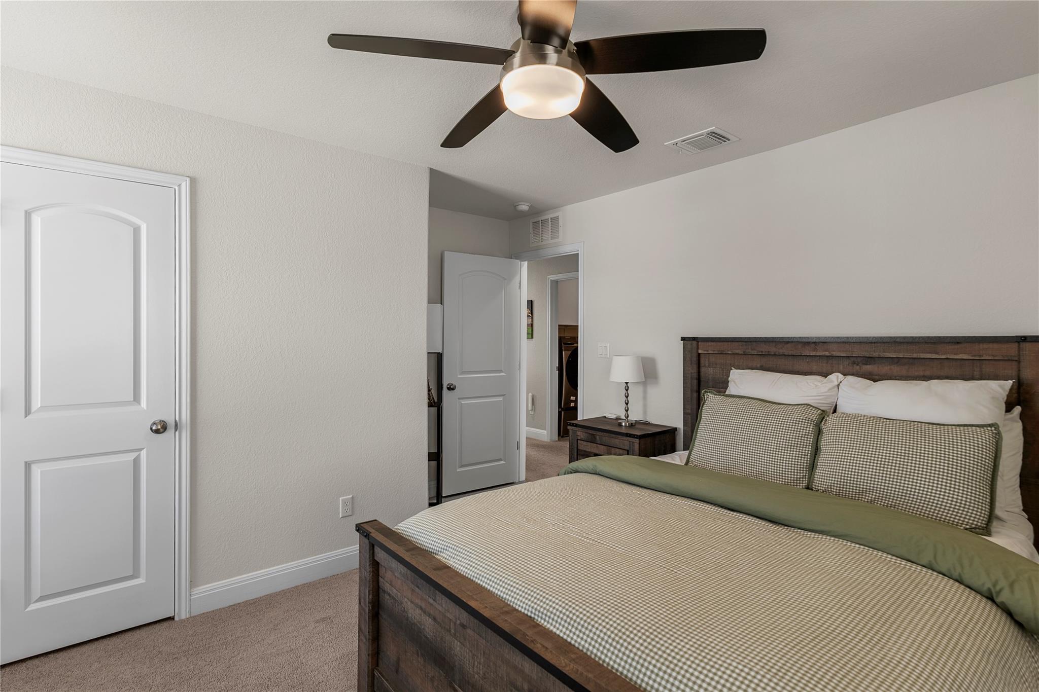 207 Duroc Dr, Hutto, TX 78634