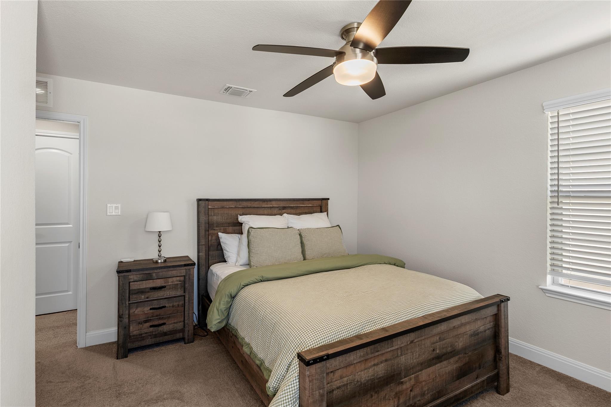 207 Duroc Dr, Hutto, TX 78634