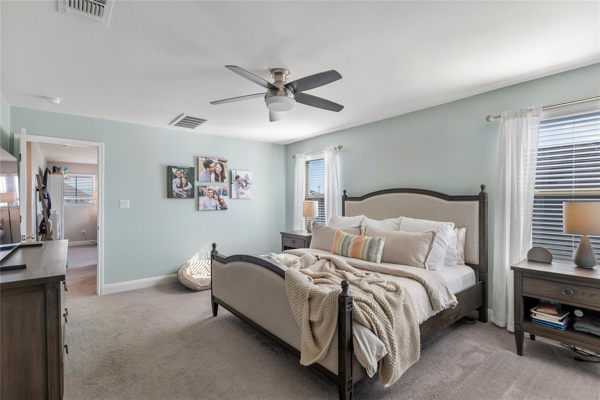 207 Duroc Dr, Hutto, TX 78634