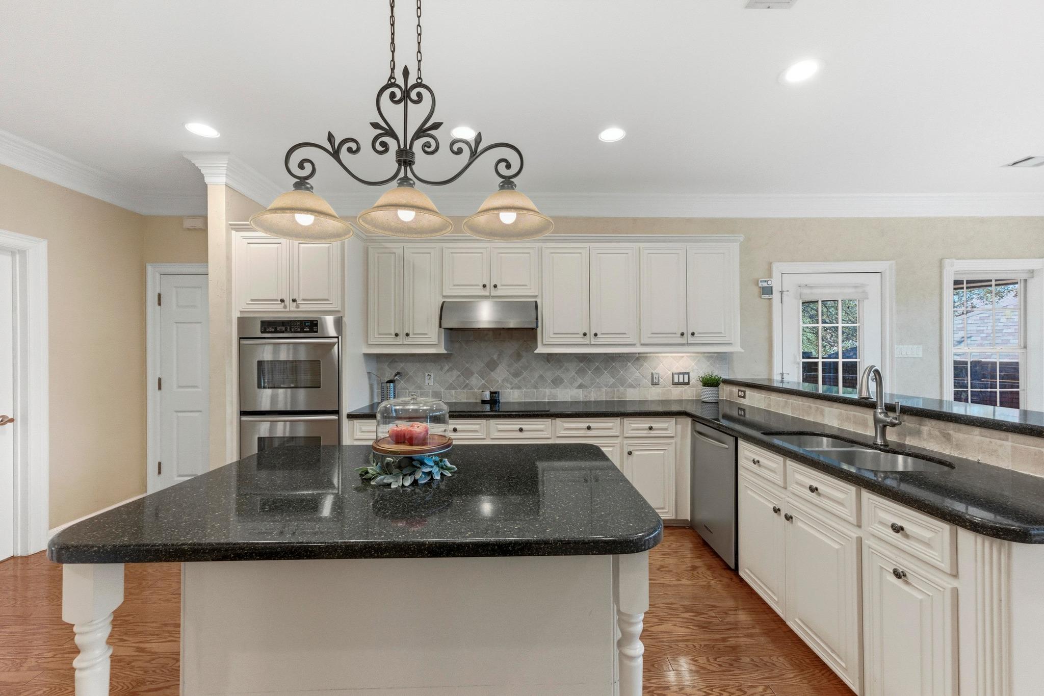 10609 Skyflower Dr, Austin, TX 78759