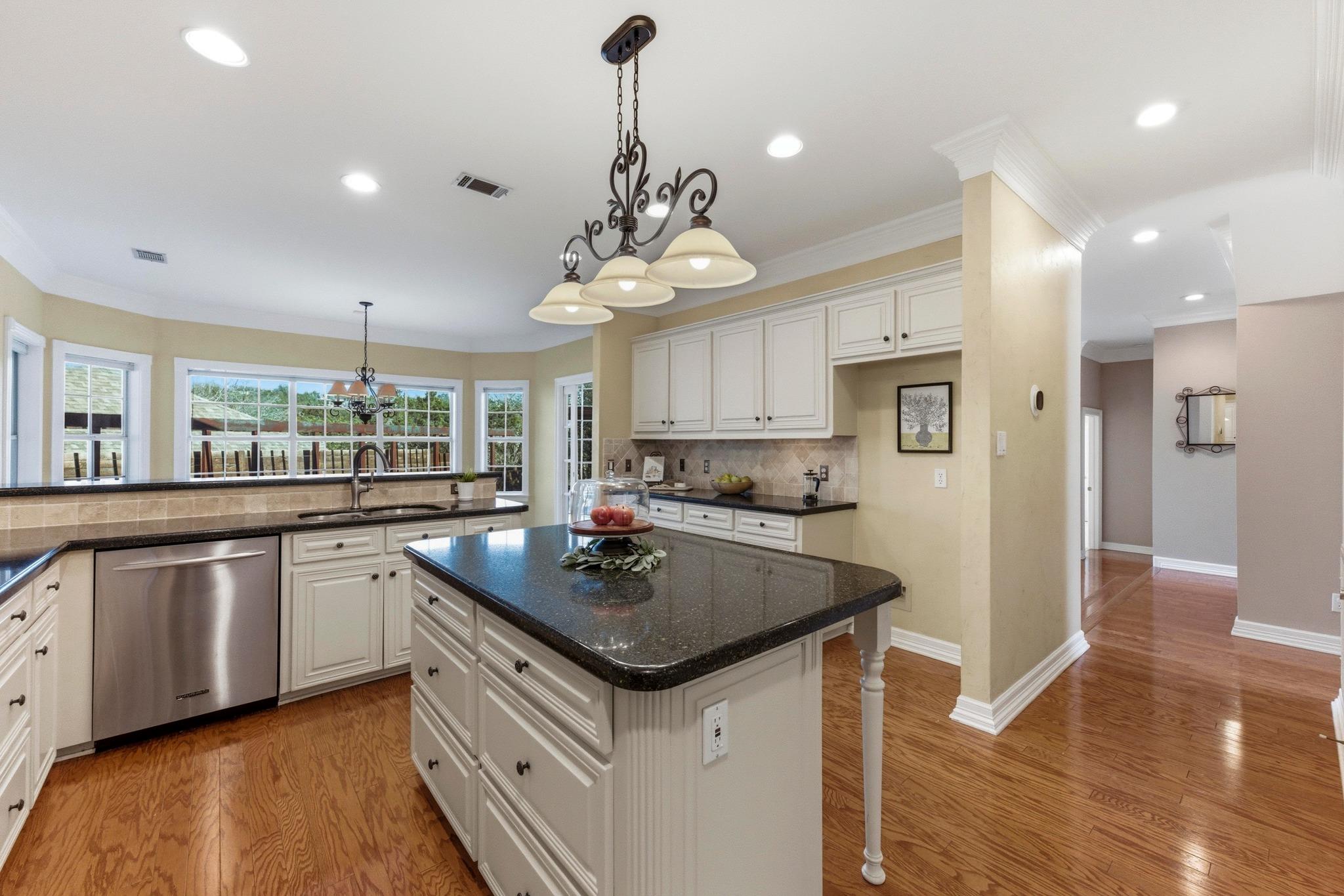 10609 Skyflower Dr, Austin, TX 78759