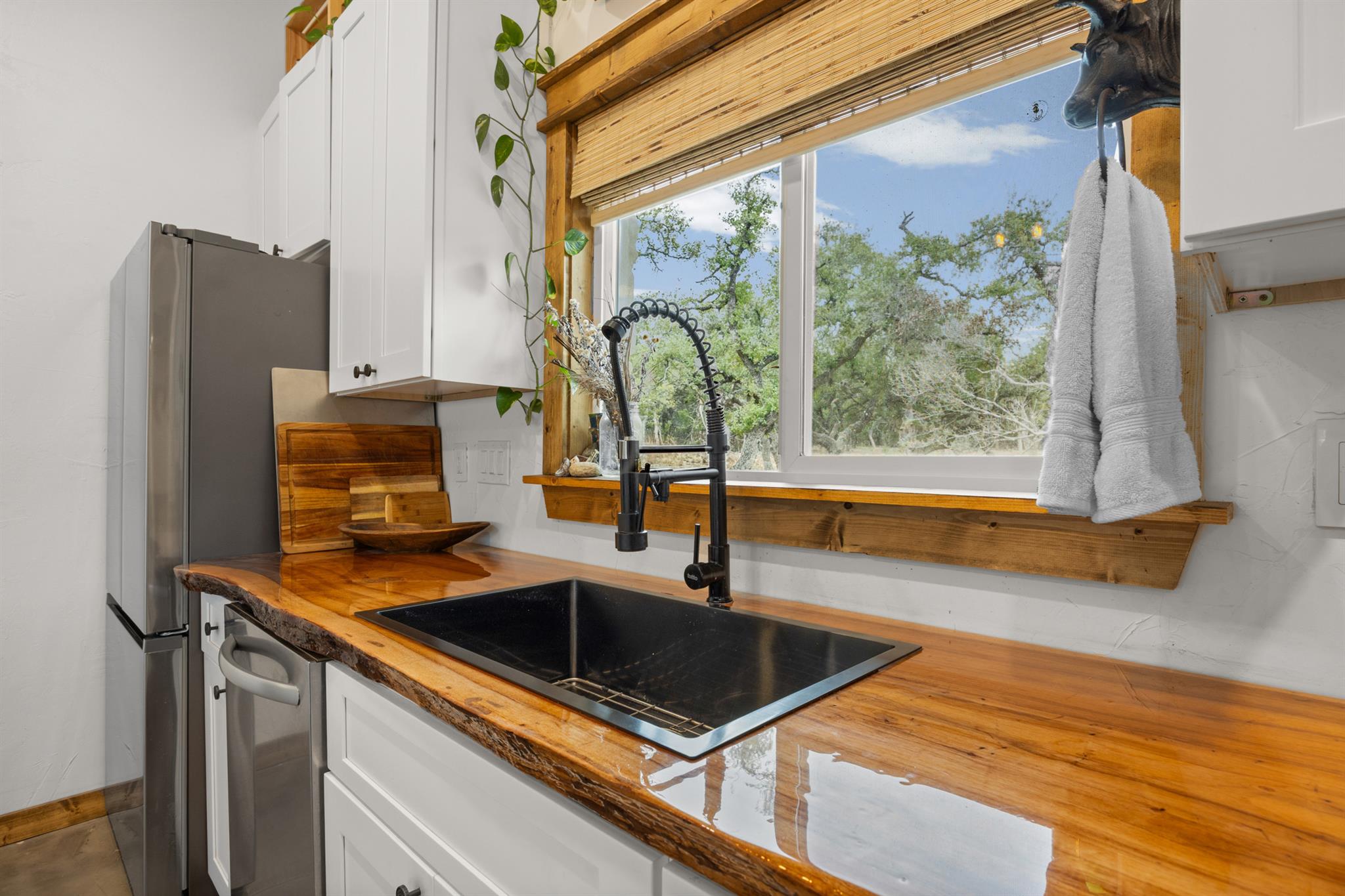 107 S Rainbow Ranch Rd, Wimberley, TX 78676