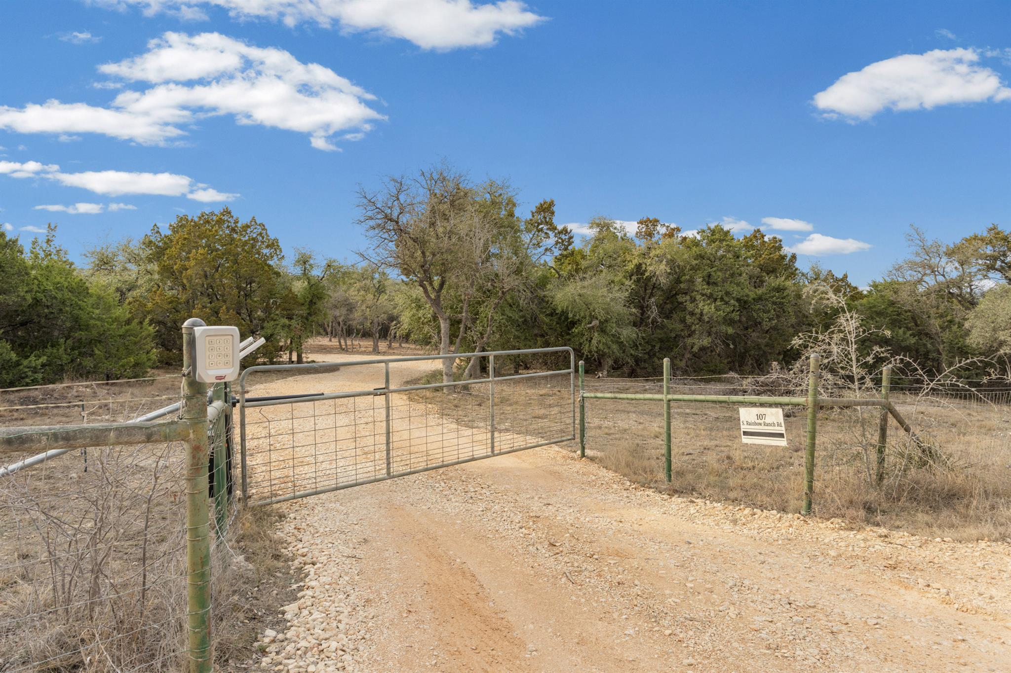 107 S Rainbow Ranch Rd, Wimberley, TX 78676