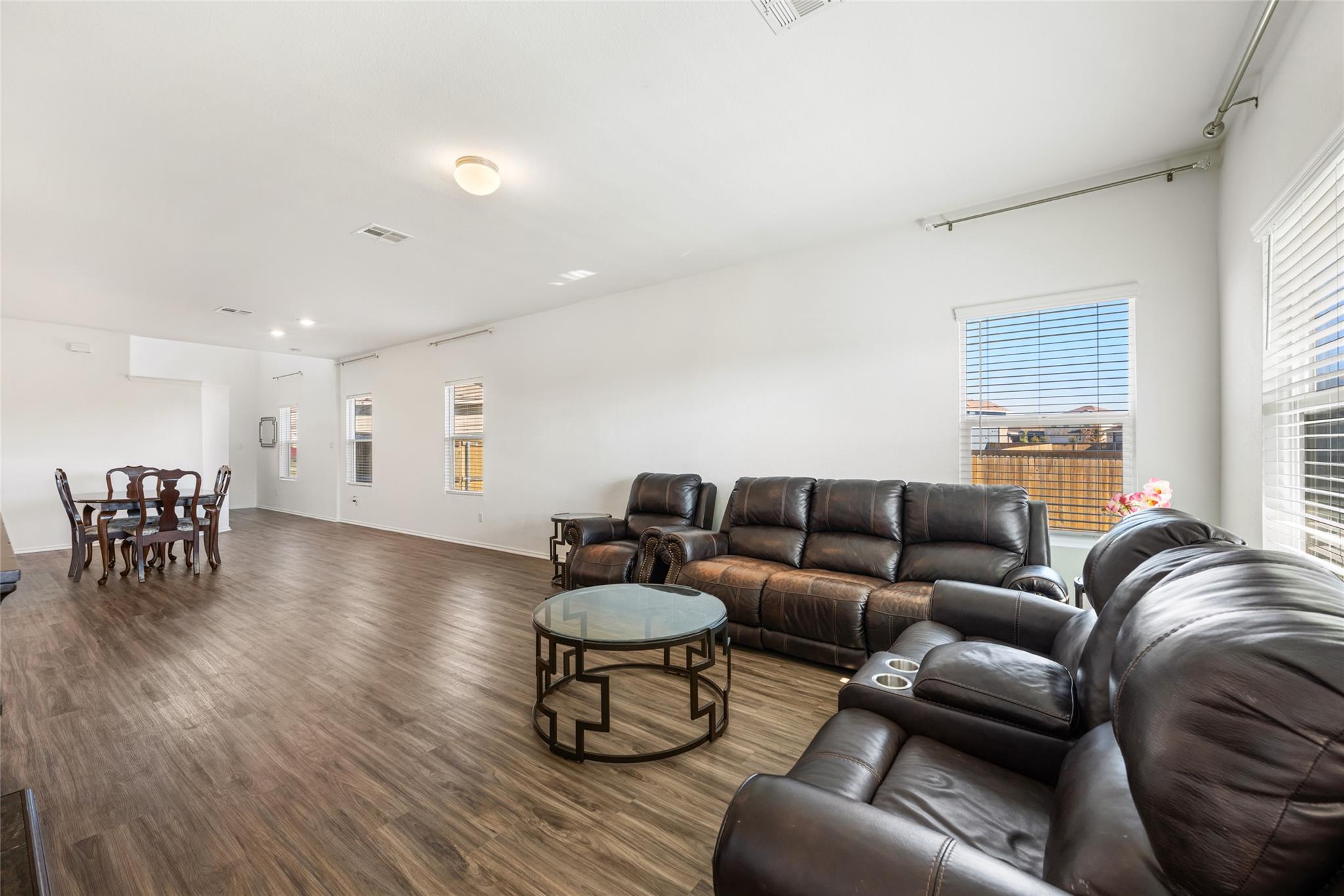 132 Joe Kidd Ln, Jarrell, TX 76537