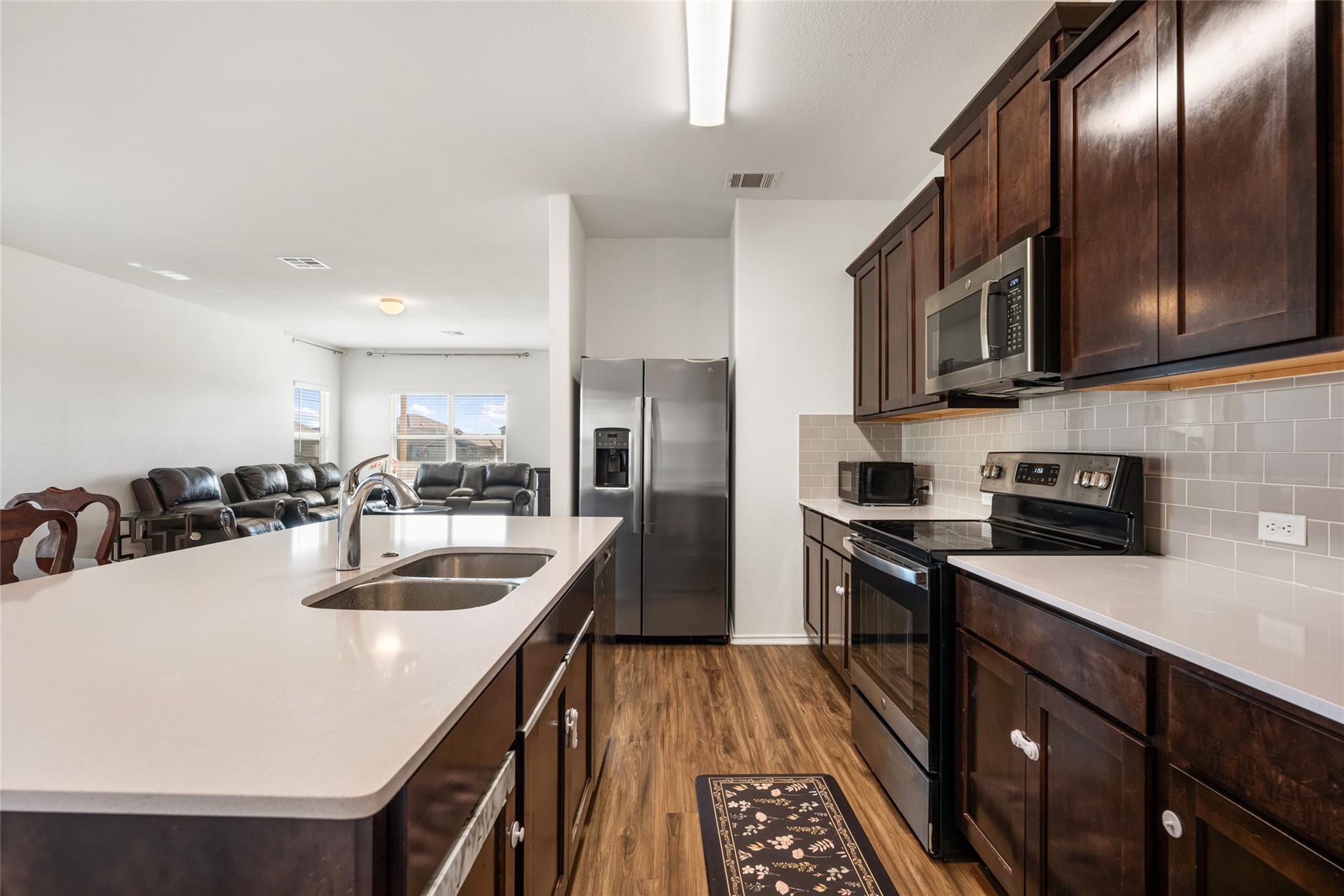 132 Joe Kidd Ln, Jarrell, TX 76537