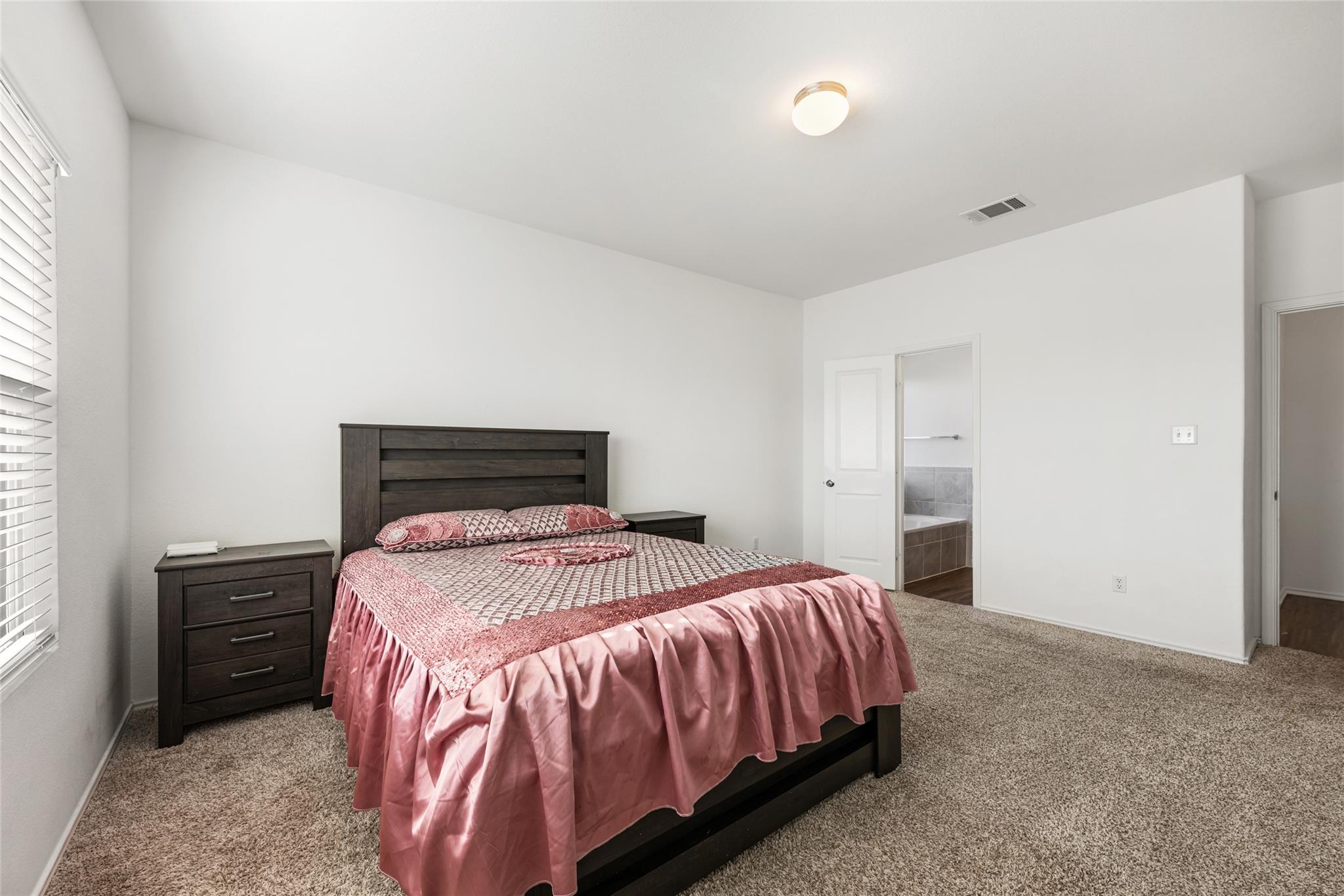 132 Joe Kidd Ln, Jarrell, TX 76537