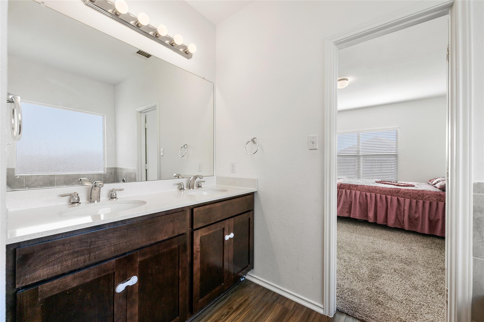 132 Joe Kidd Ln, Jarrell, TX 76537