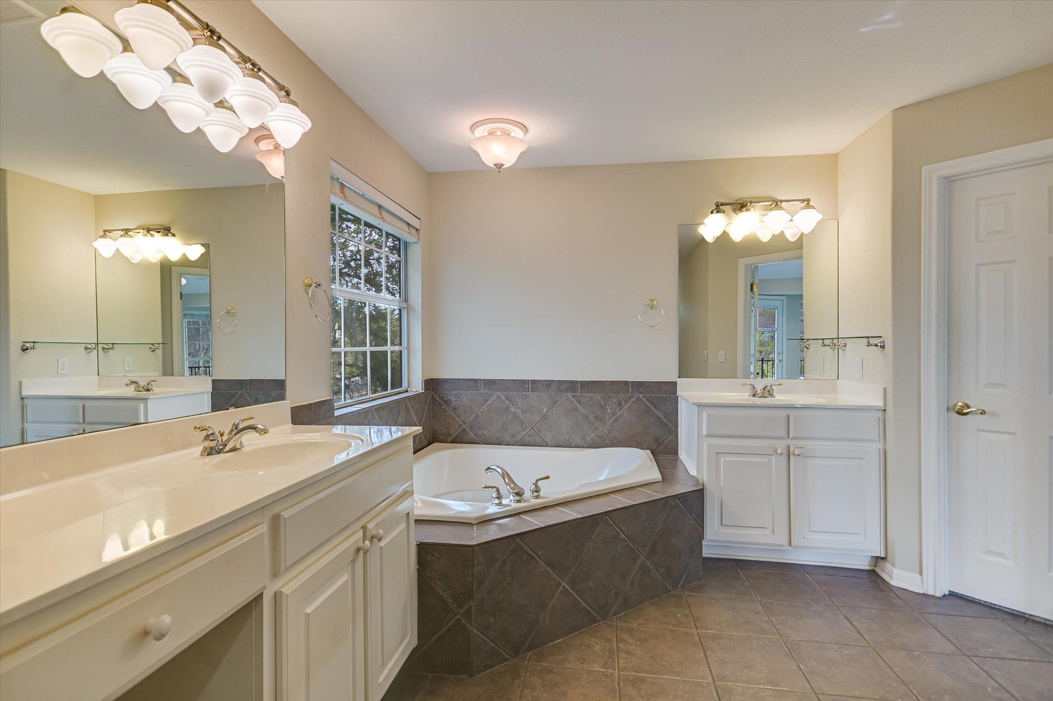 9605 Corbe Dr, Austin, TX 78726