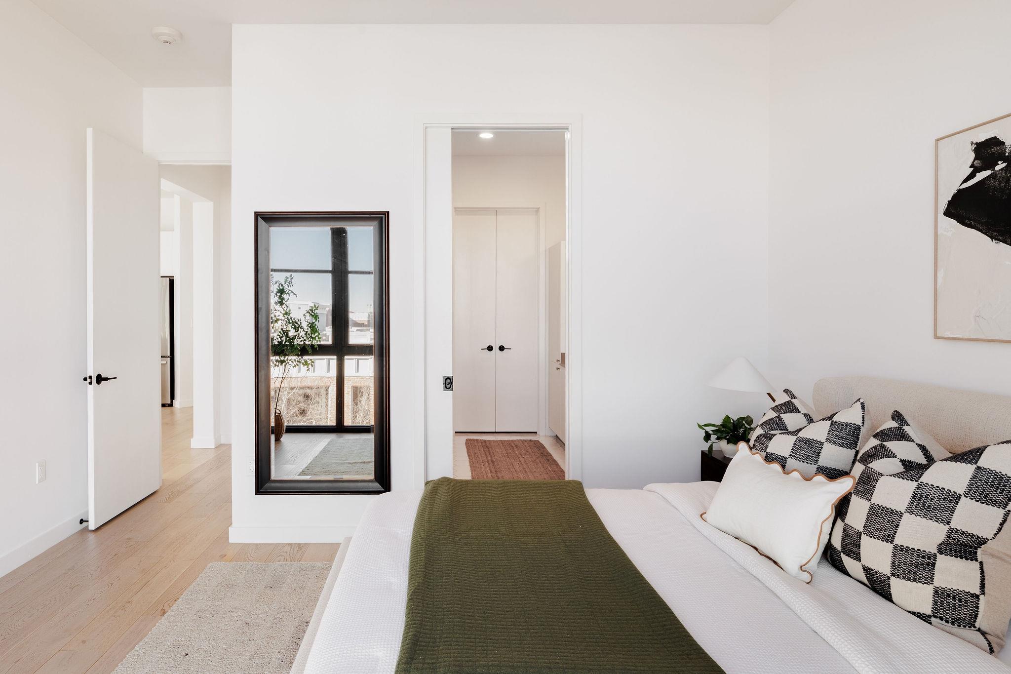 800 Embassy Dr # 408, Austin, TX 78702