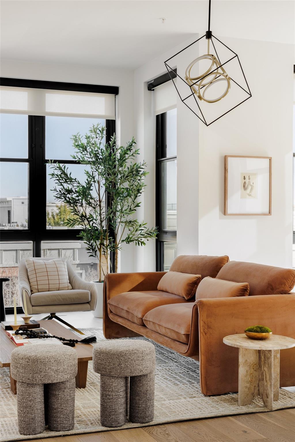 800 Embassy Dr # 408, Austin, TX 78702