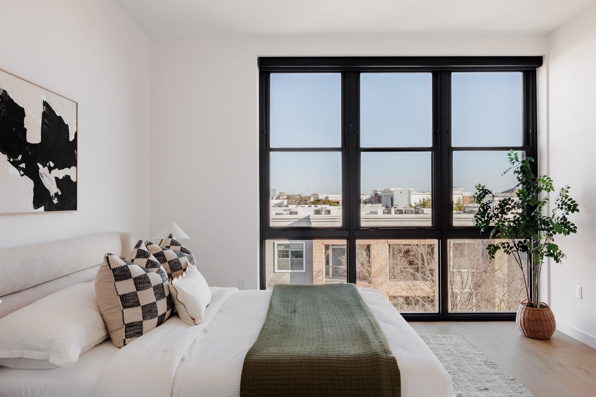 800 Embassy Dr # 408, Austin, TX 78702