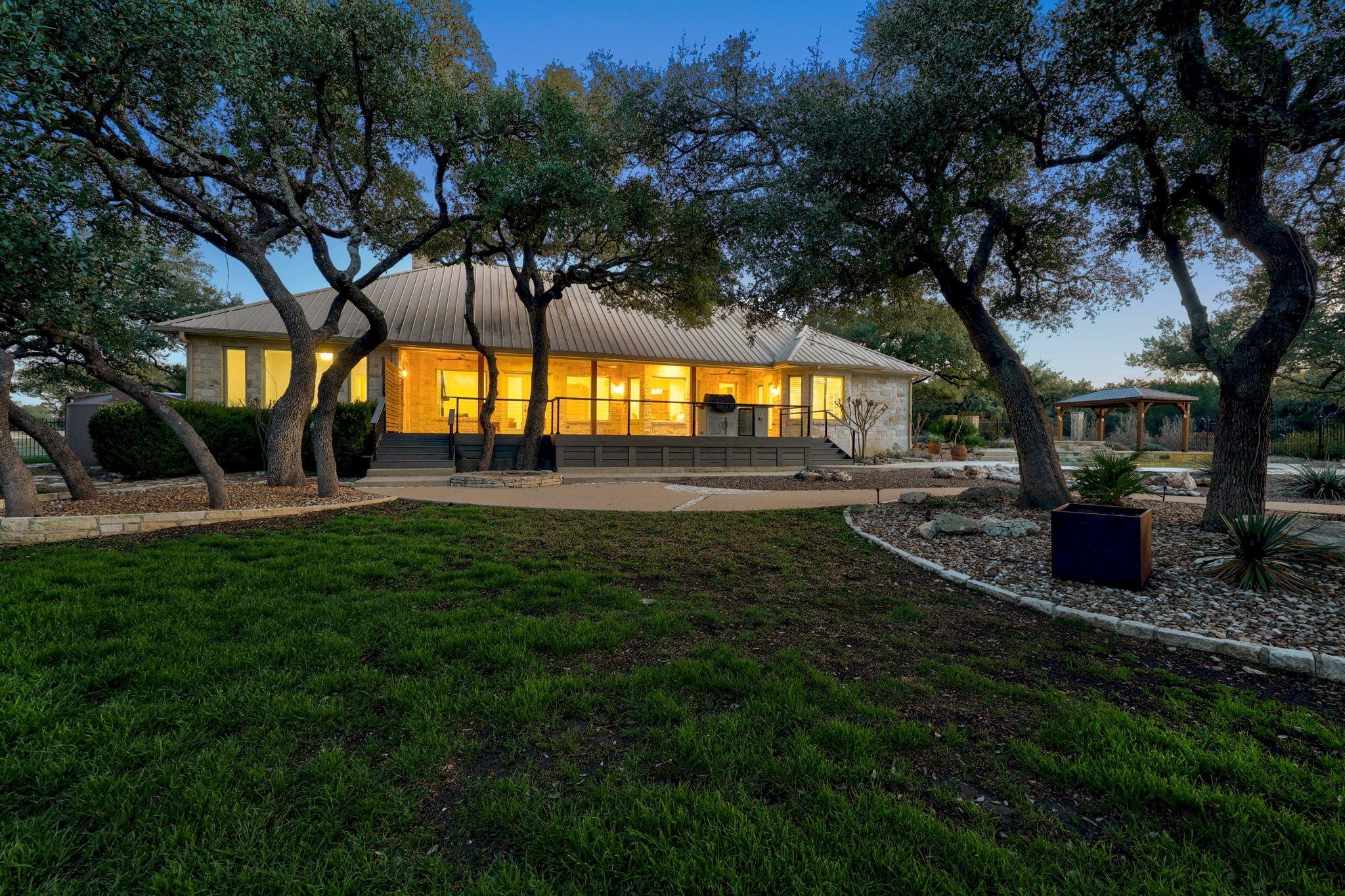 290 Trail Master Cir, Driftwood, TX 78619