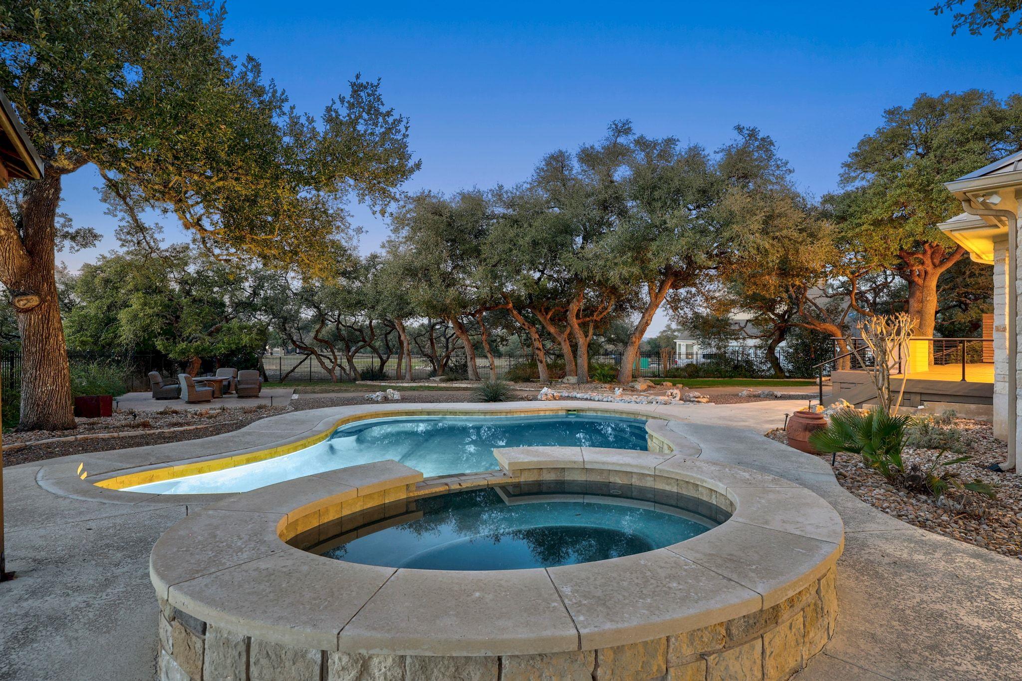 290 Trail Master Cir, Driftwood, TX 78619