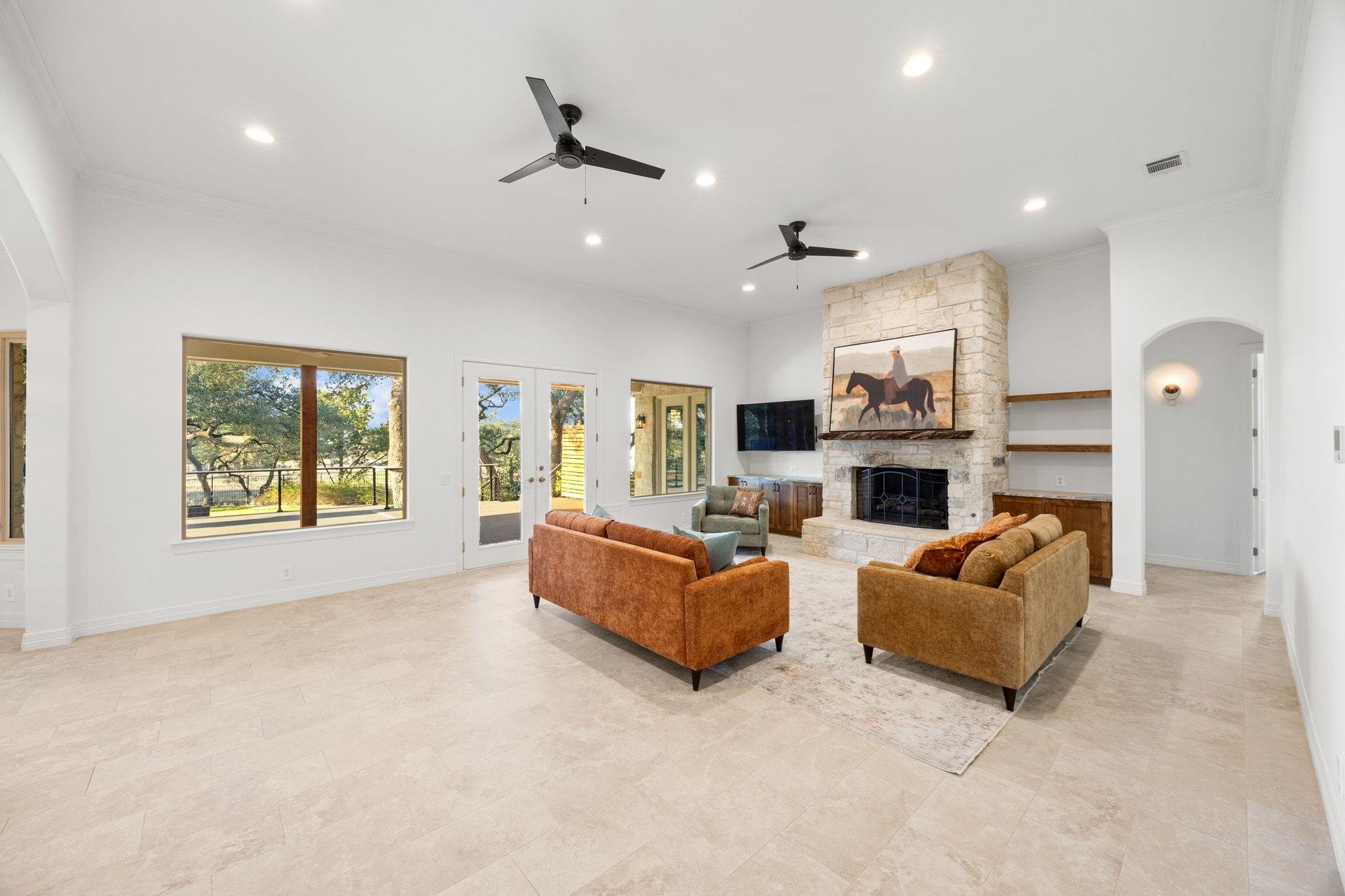 290 Trail Master Cir, Driftwood, TX 78619