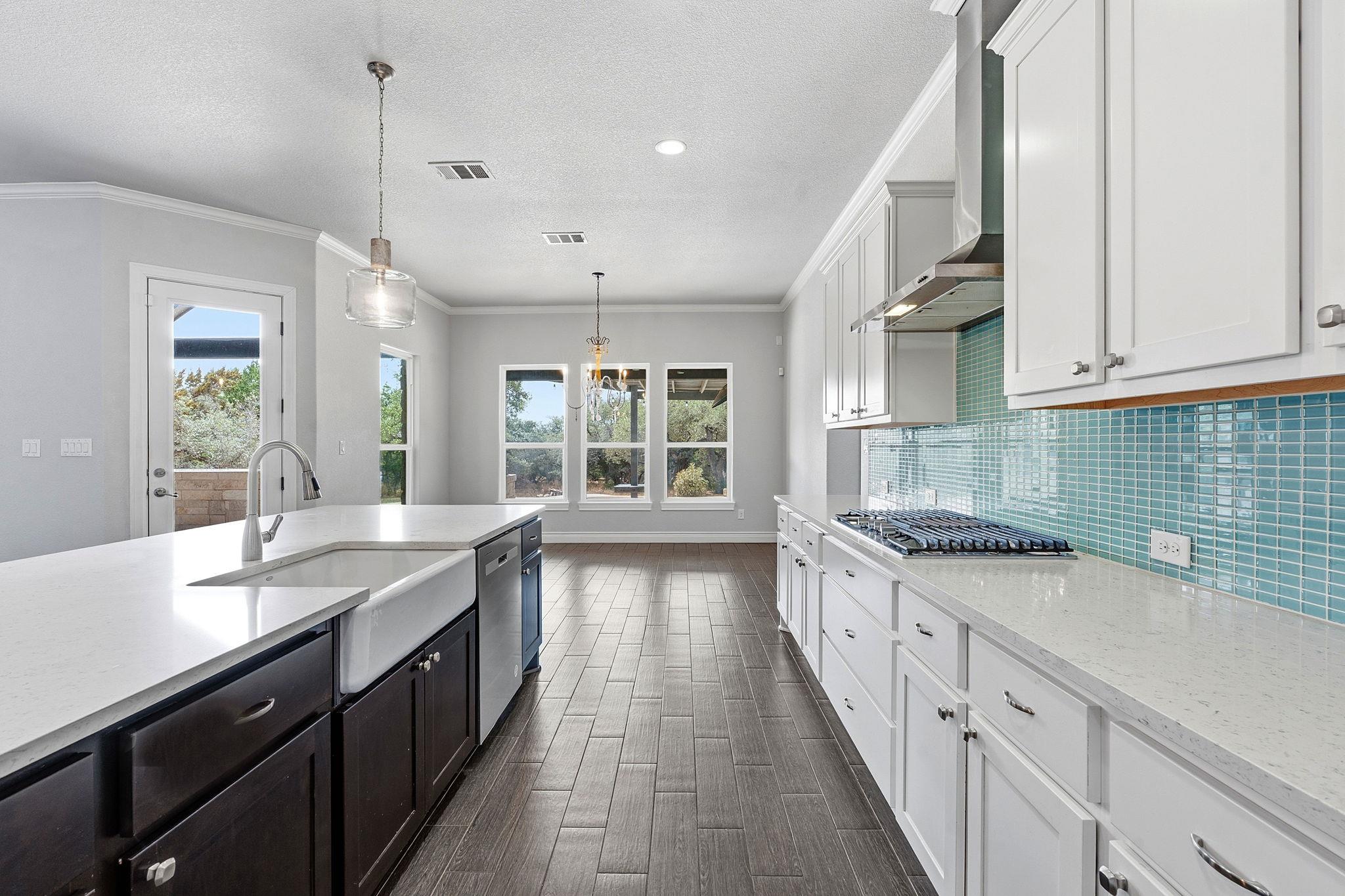 468 Lloyd Ln, Dripping Springs, TX 78620