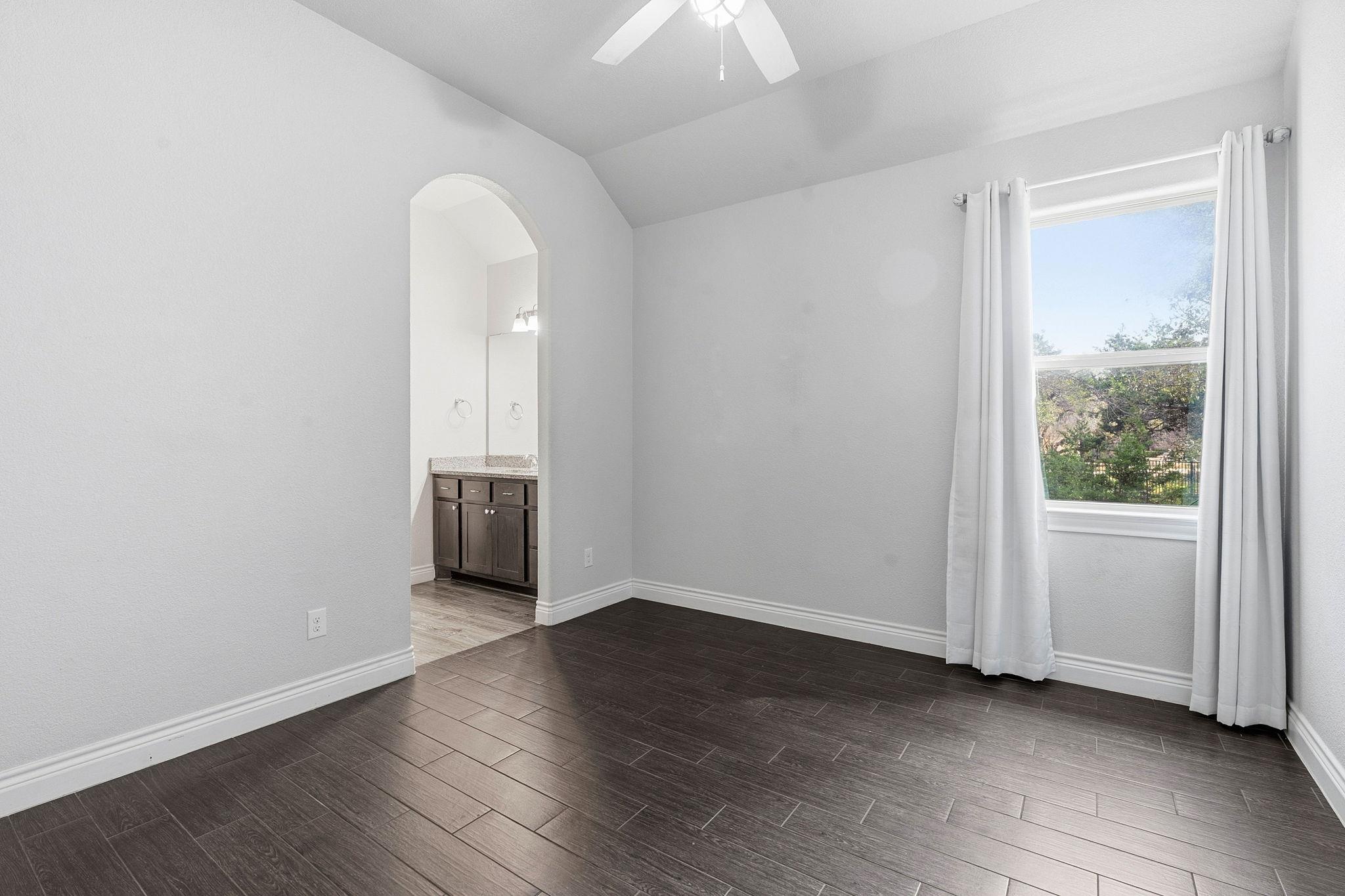 468 Lloyd Ln, Dripping Springs, TX 78620