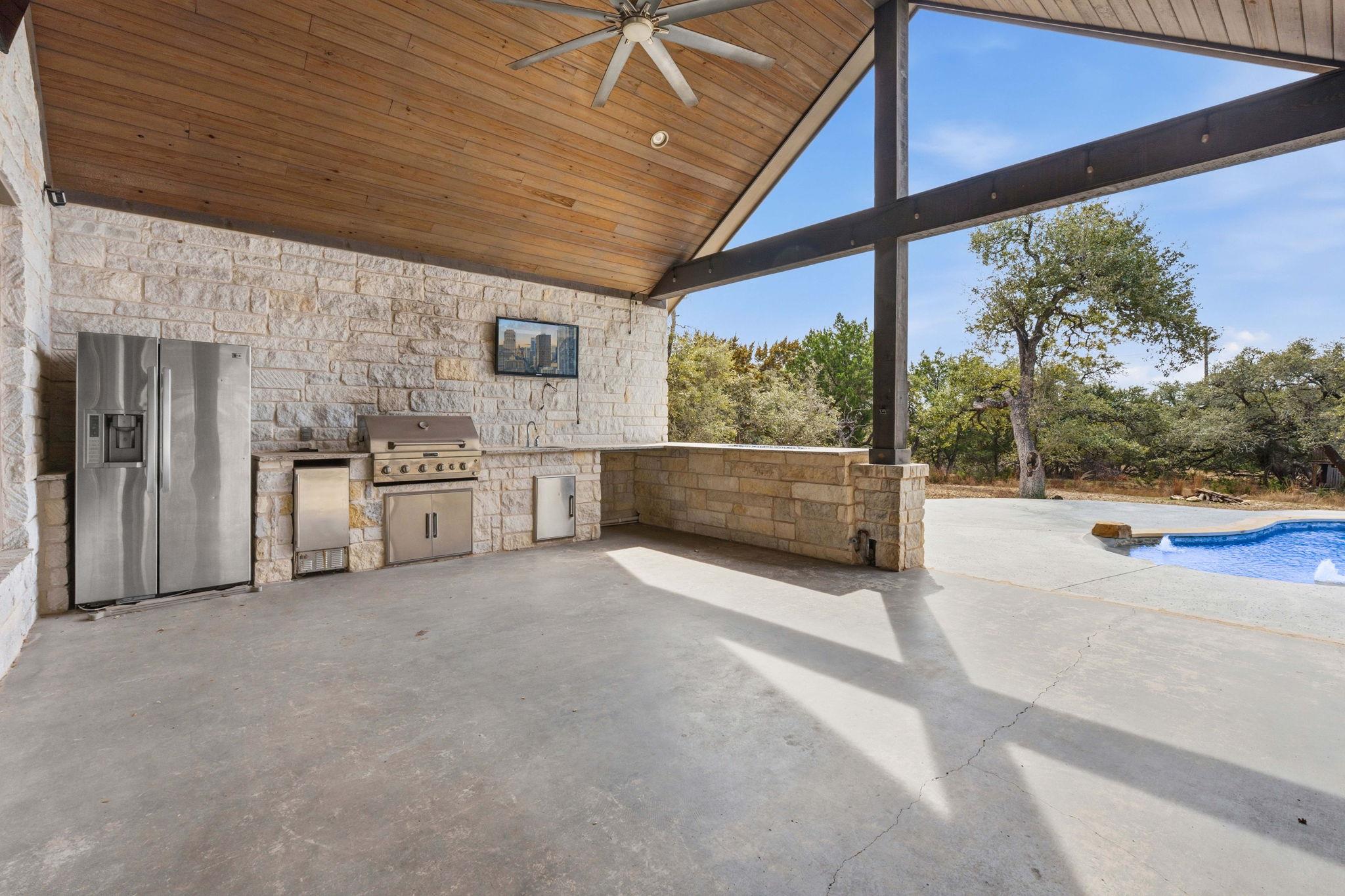 468 Lloyd Ln, Dripping Springs, TX 78620