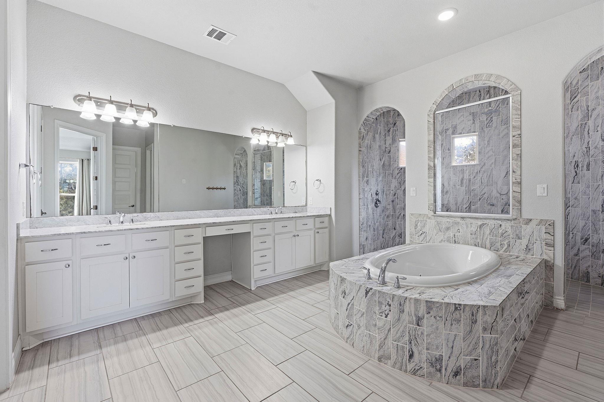 468 Lloyd Ln, Dripping Springs, TX 78620